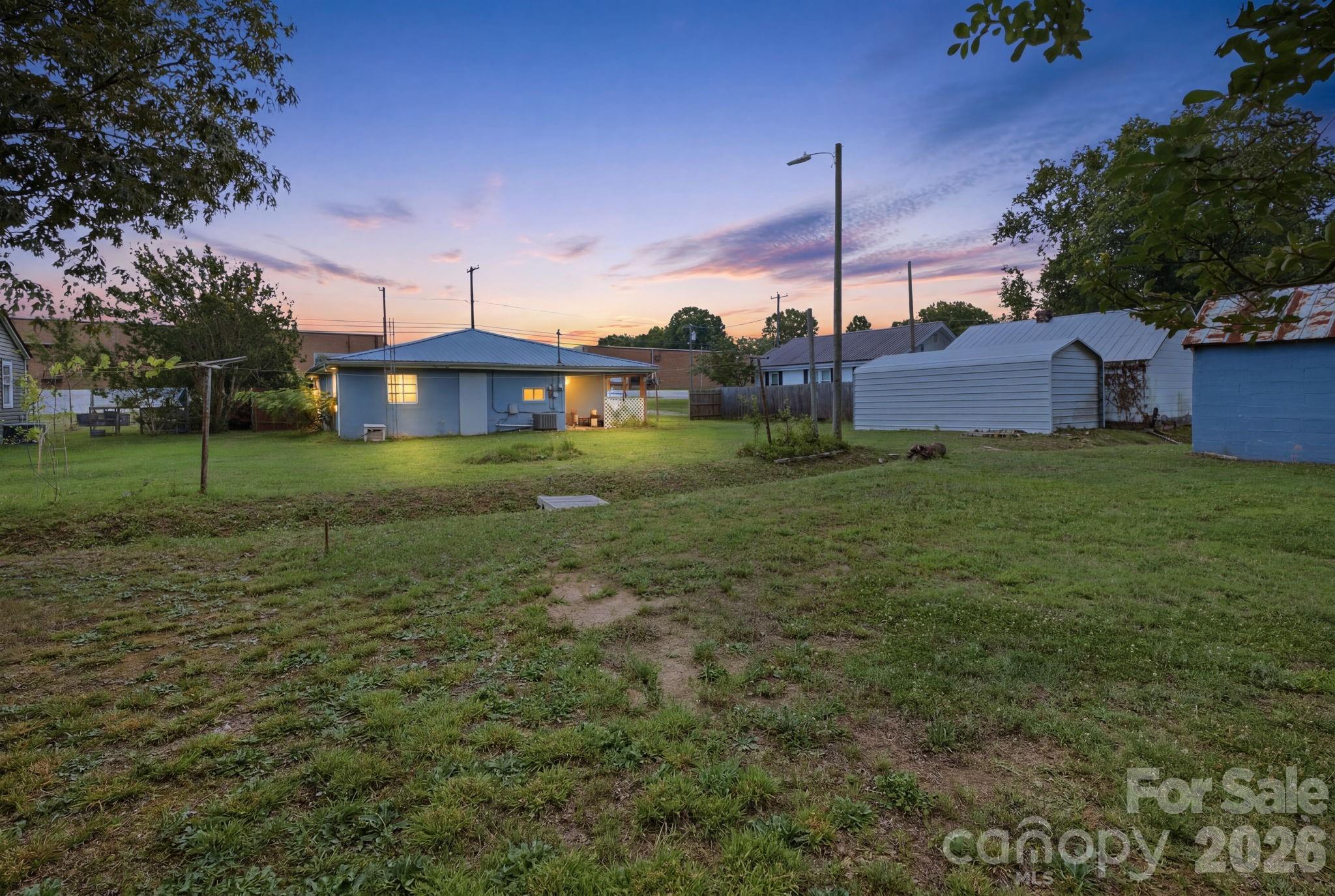 3948 Main Avenue Drive NW — Hickory