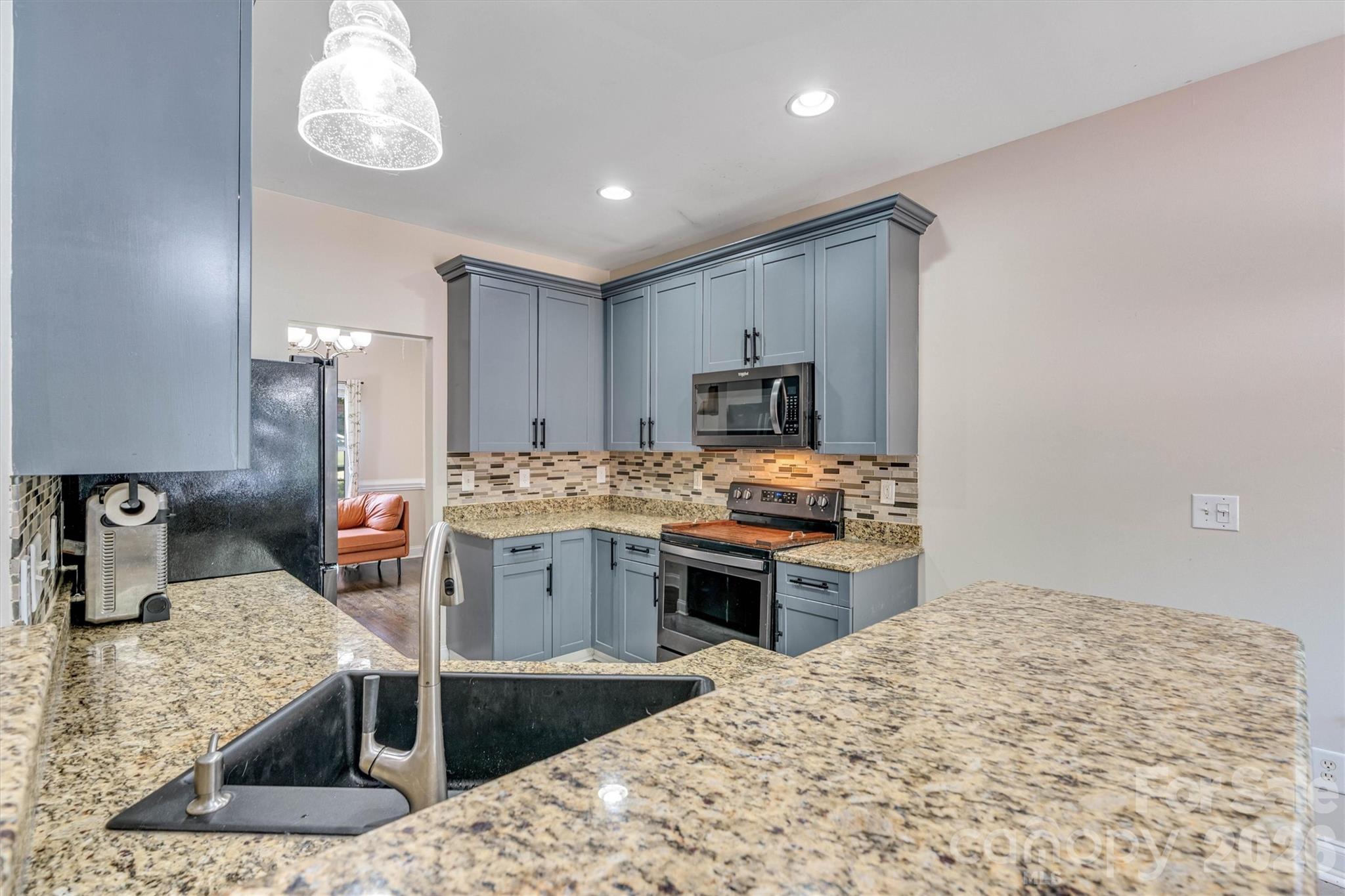 1915 Lynmore Drive — Sherrills Ford
