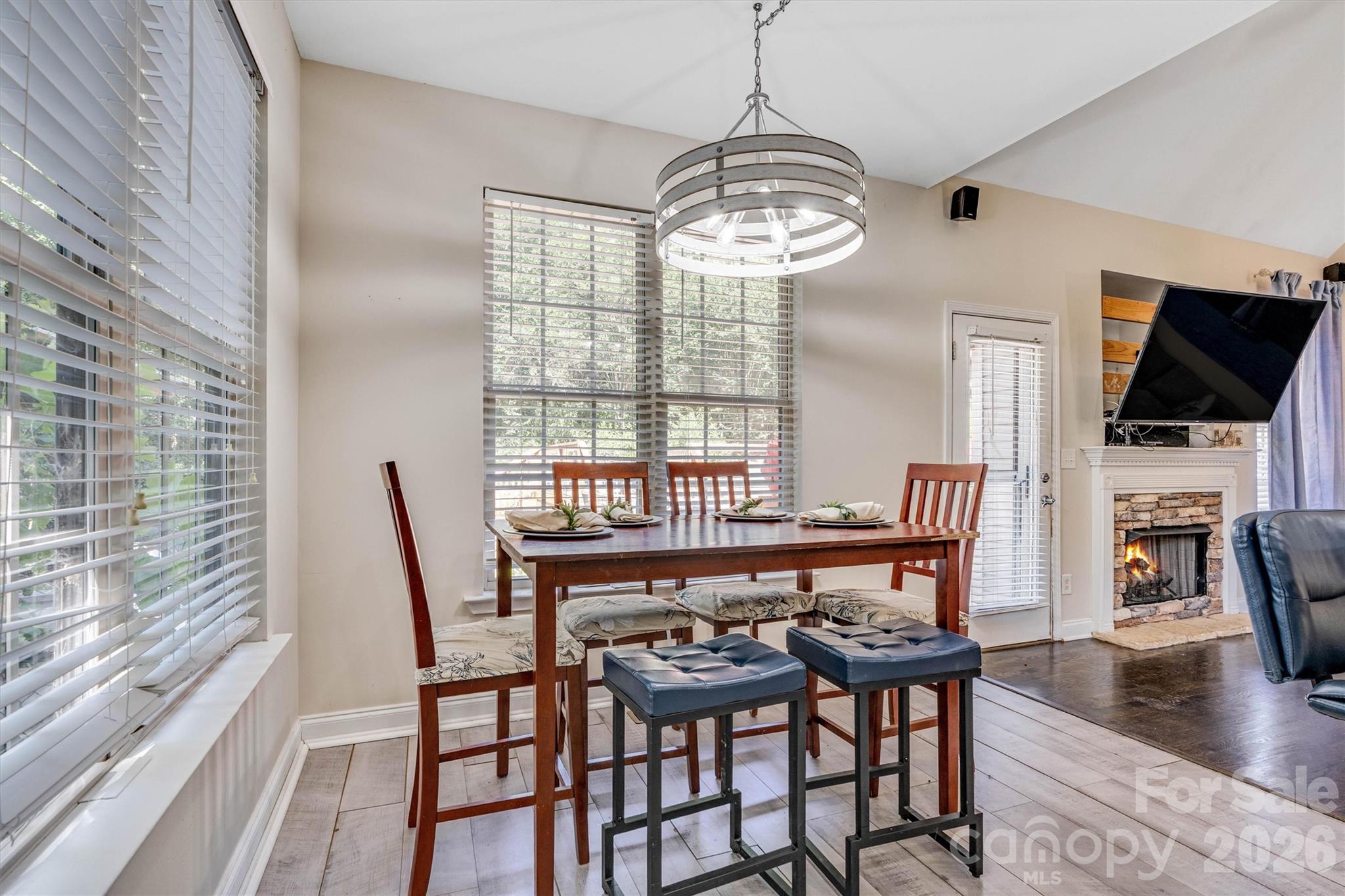 1915 Lynmore Drive — Sherrills Ford