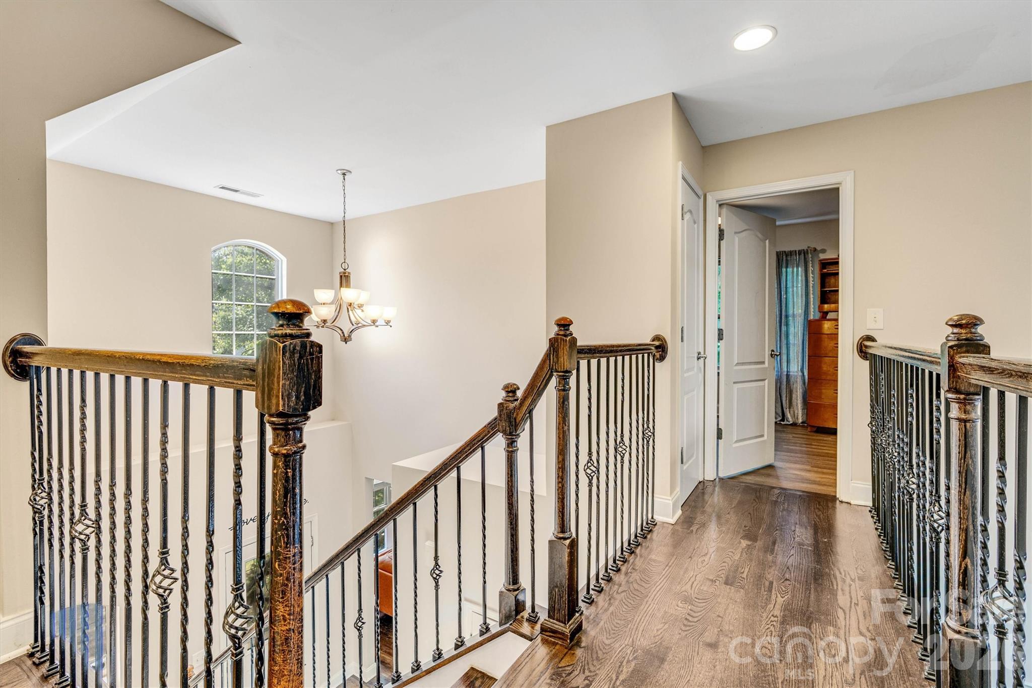 1915 Lynmore Drive — Sherrills Ford