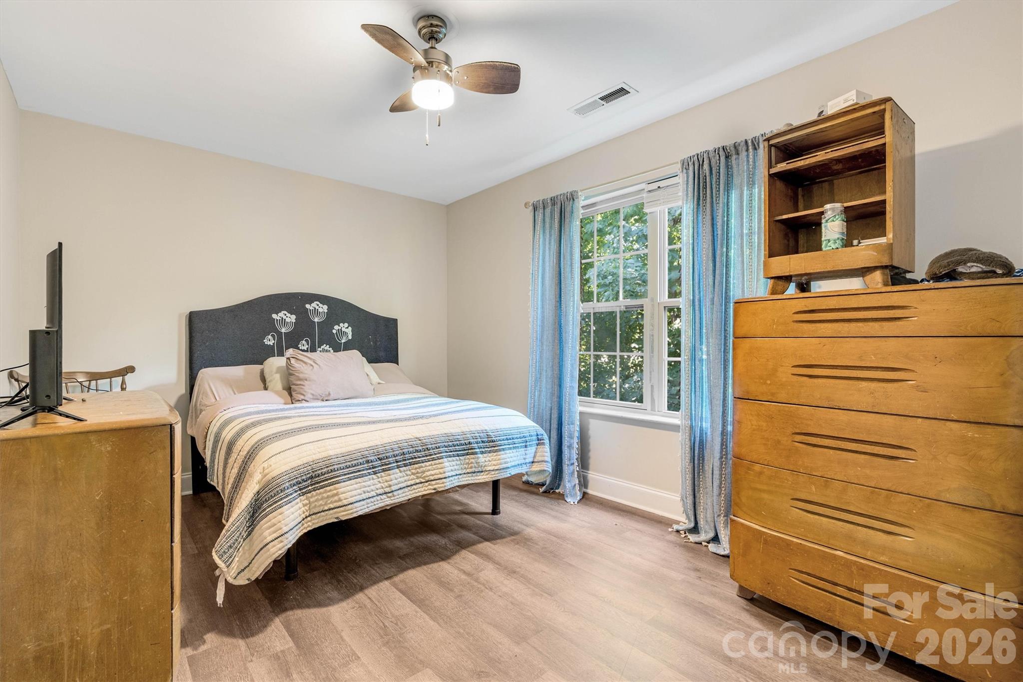 1915 Lynmore Drive — Sherrills Ford