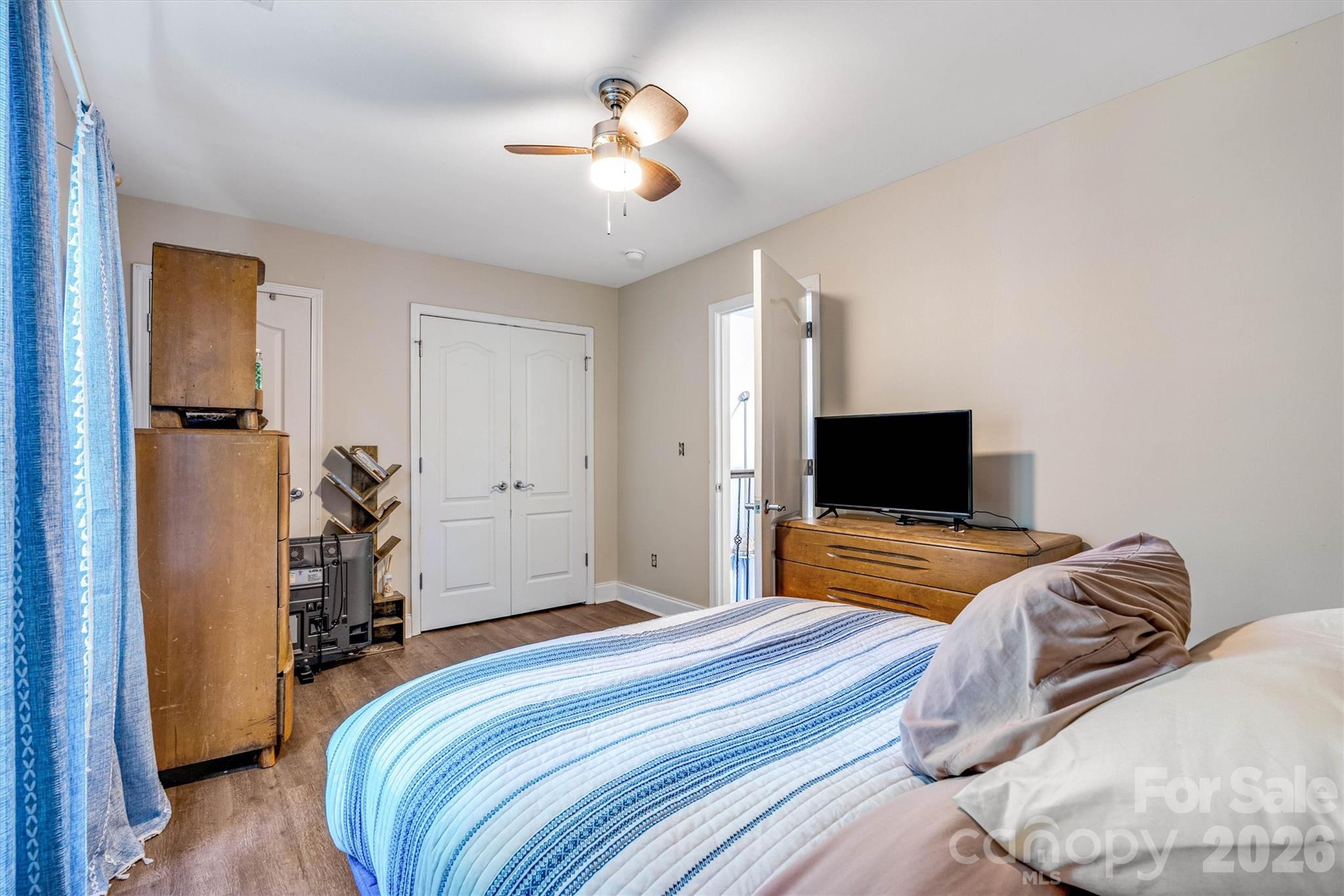 1915 Lynmore Drive — Sherrills Ford
