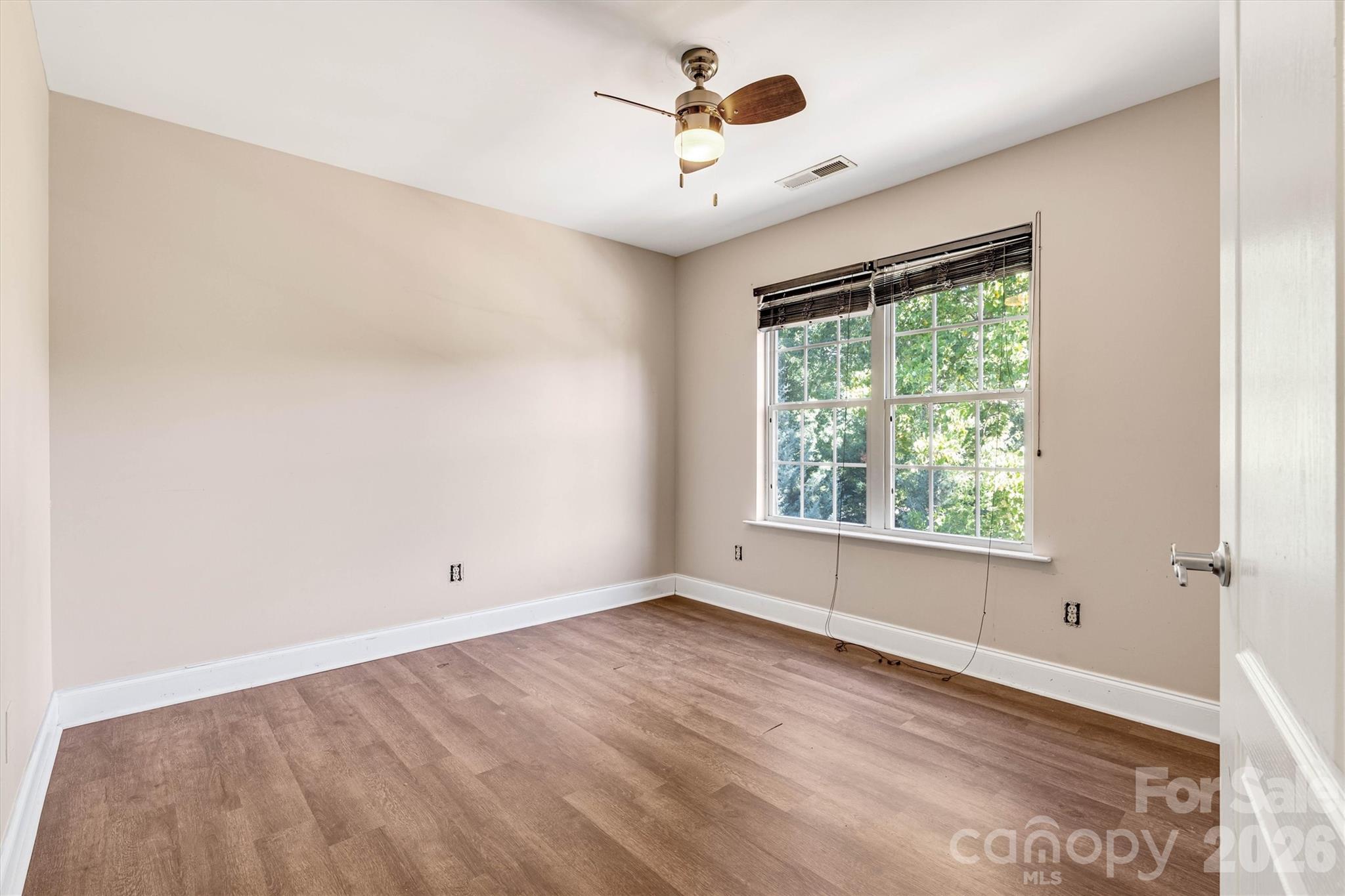 1915 Lynmore Drive — Sherrills Ford