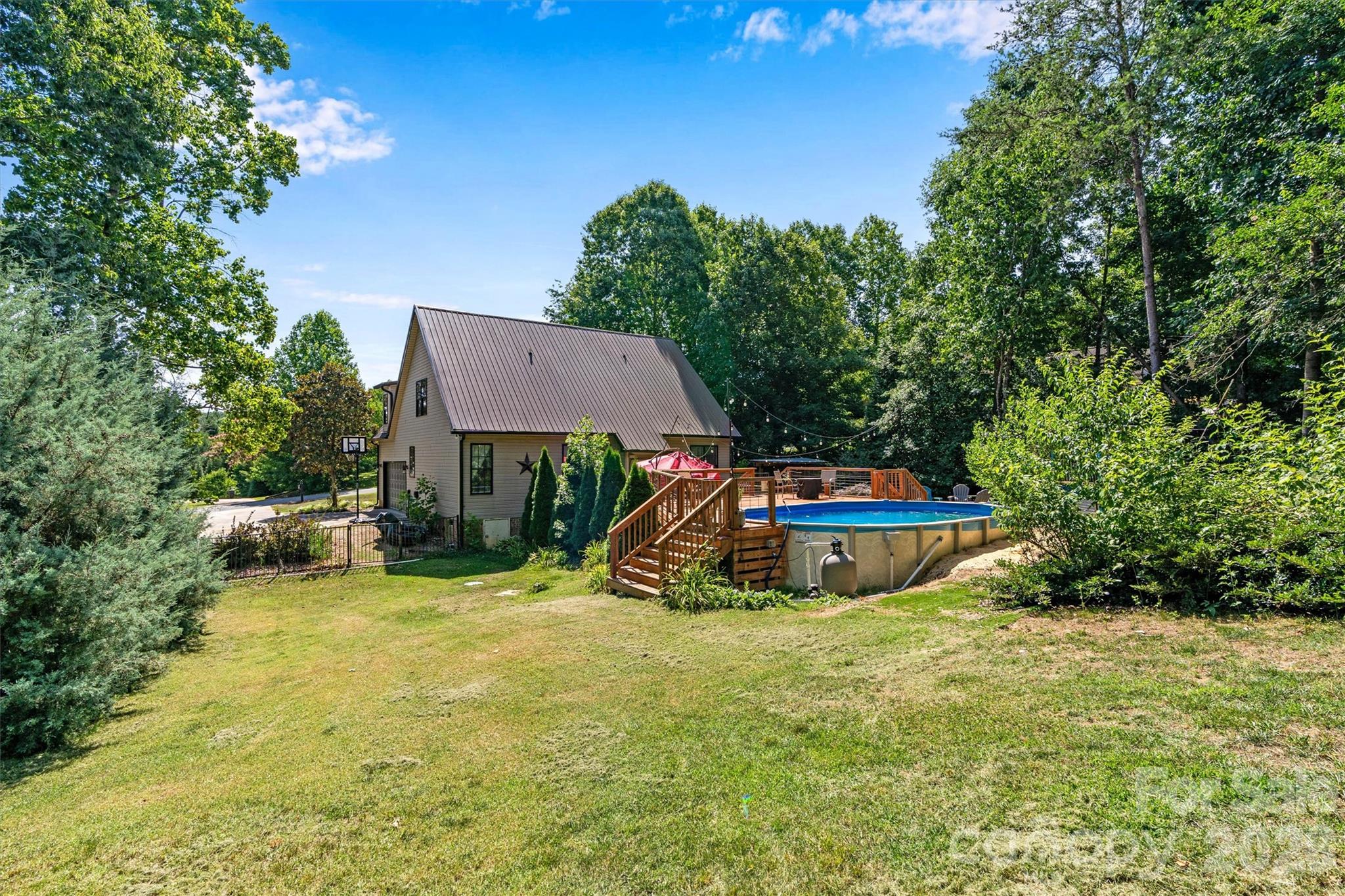1915 Lynmore Drive — Sherrills Ford