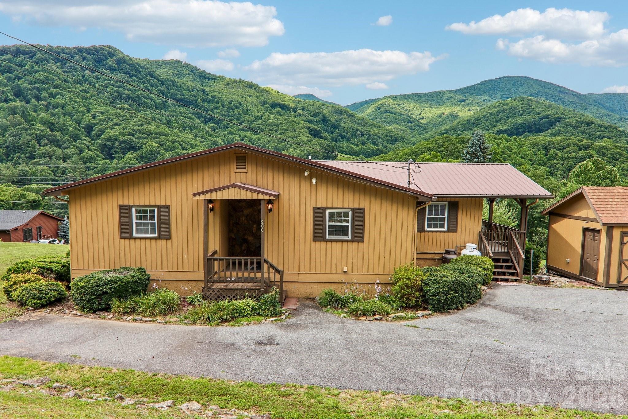 200 Holley Lane — Maggie Valley