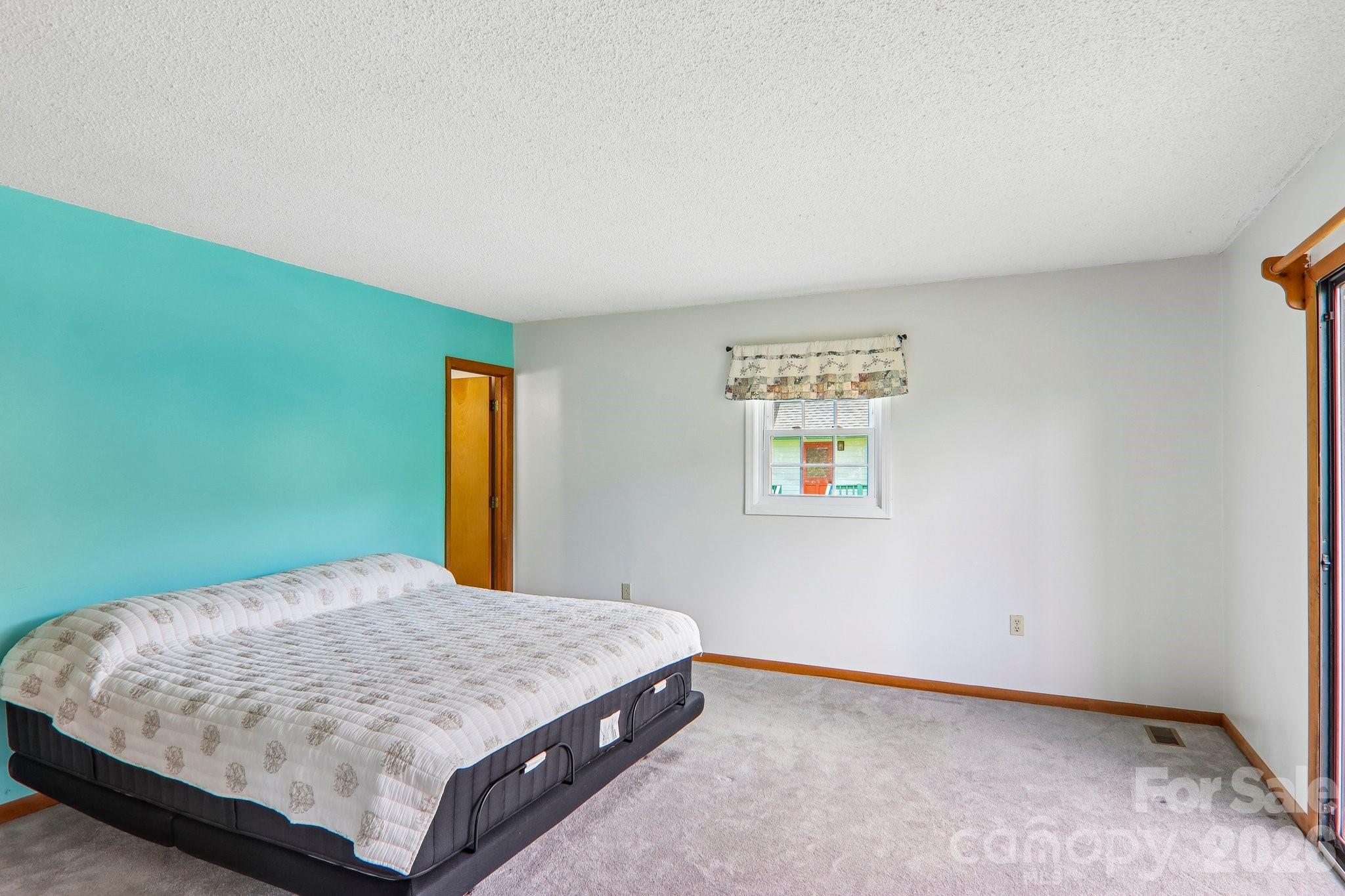 200 Holley Lane — Maggie Valley