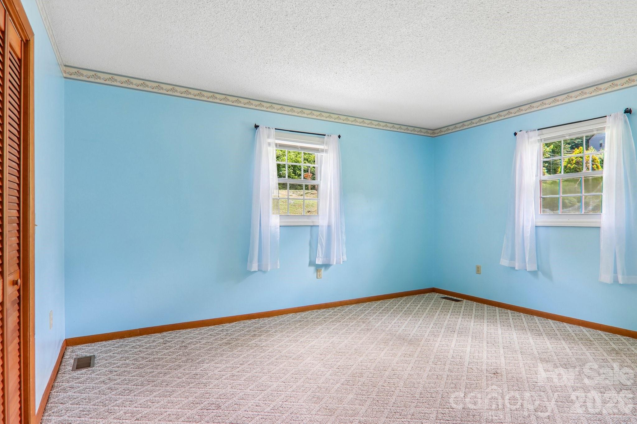 200 Holley Lane — Maggie Valley