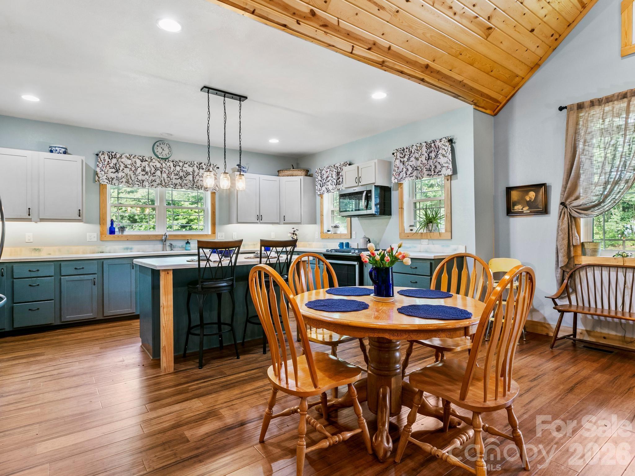116 W Hiawatha Court — Asheville