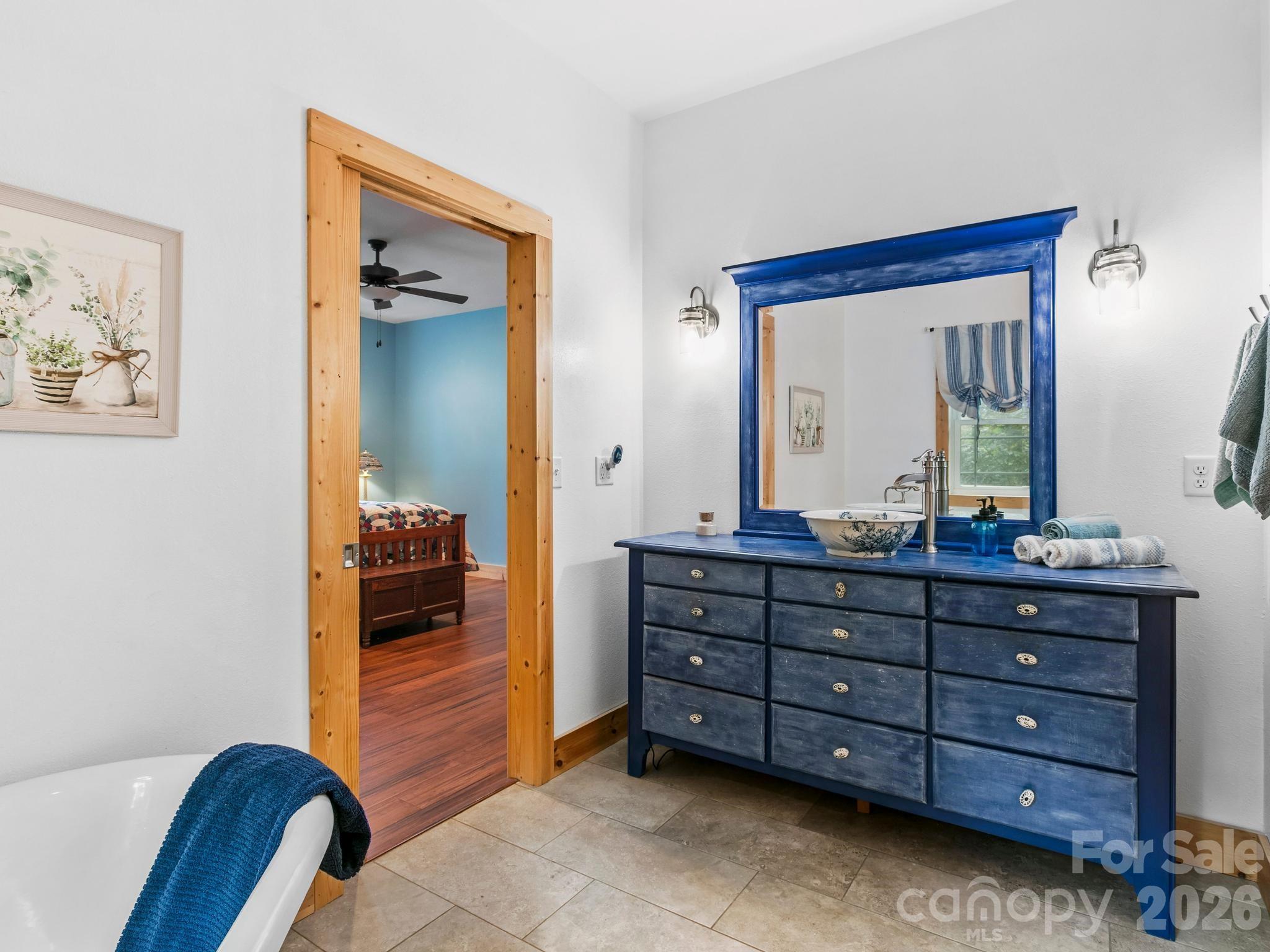 116 W Hiawatha Court — Asheville