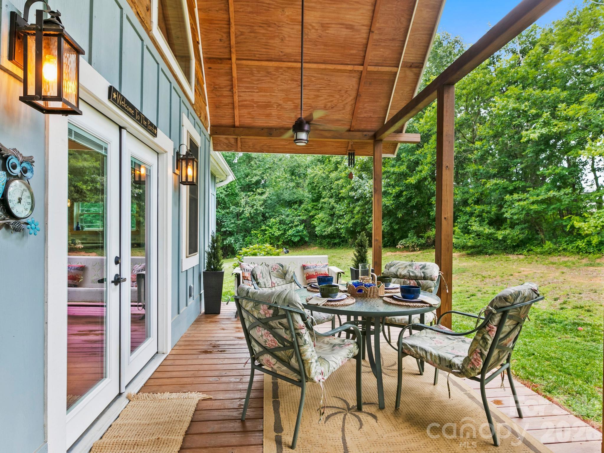 116 W Hiawatha Court — Asheville