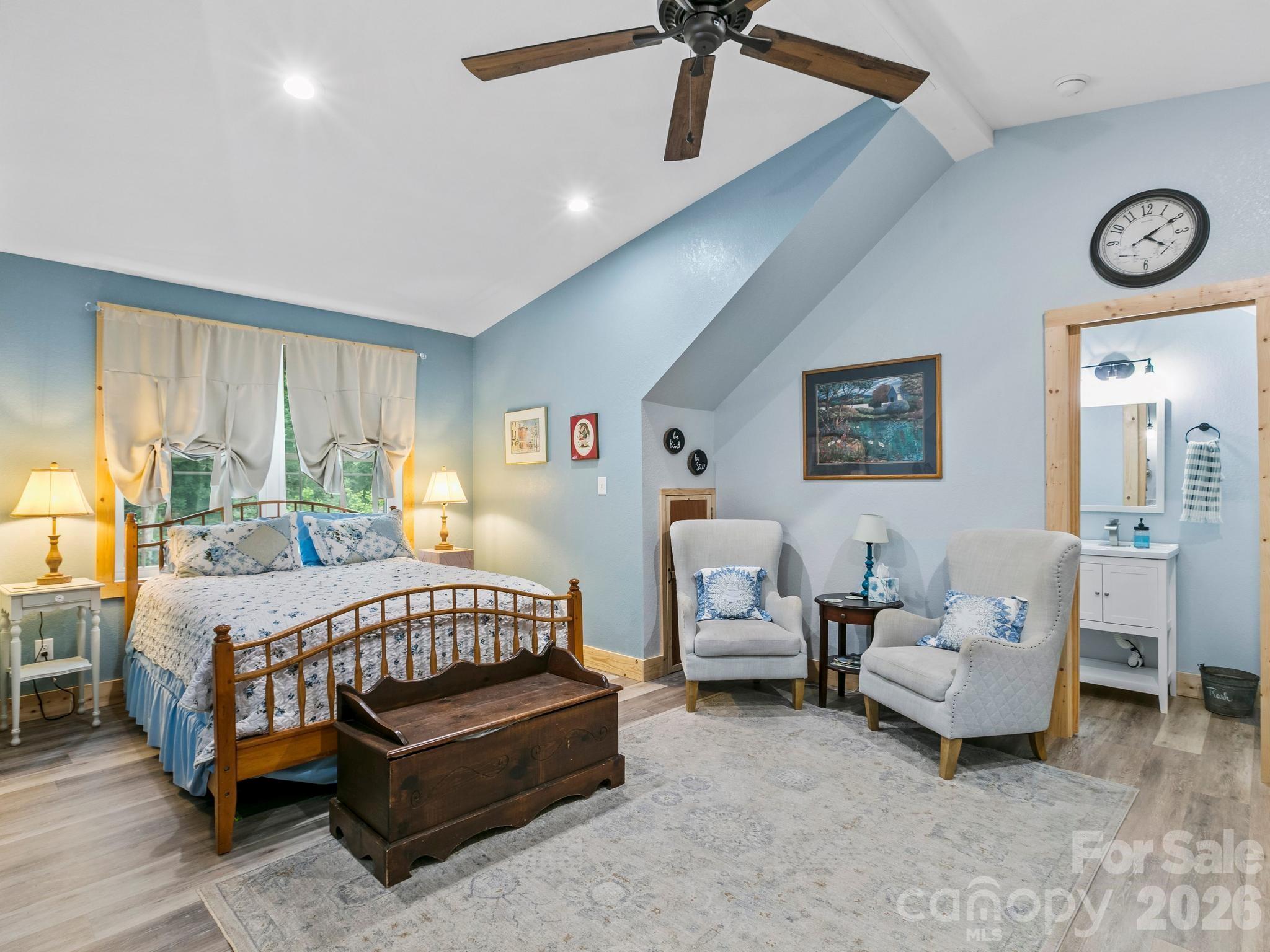 116 W Hiawatha Court — Asheville