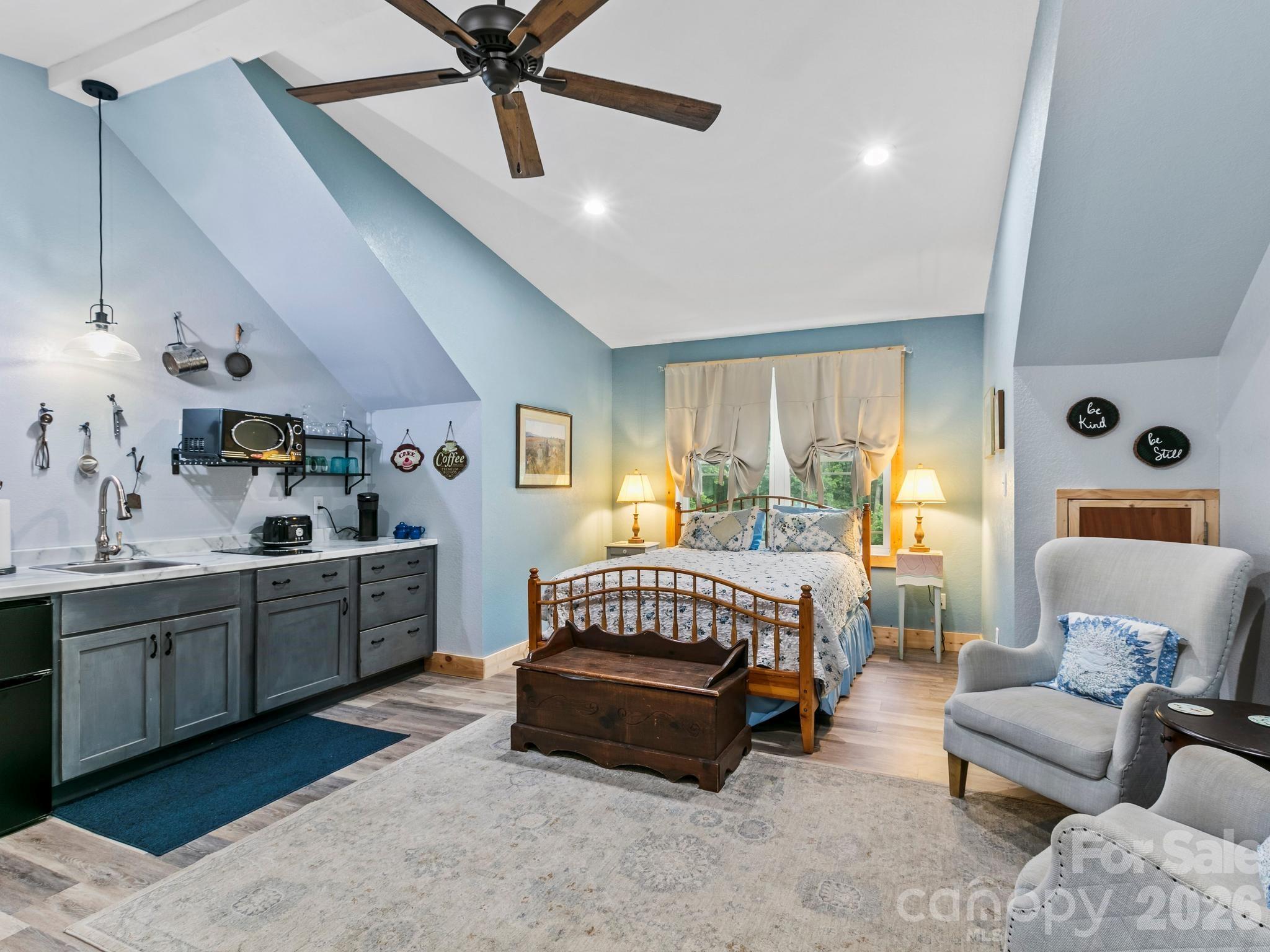 116 W Hiawatha Court — Asheville