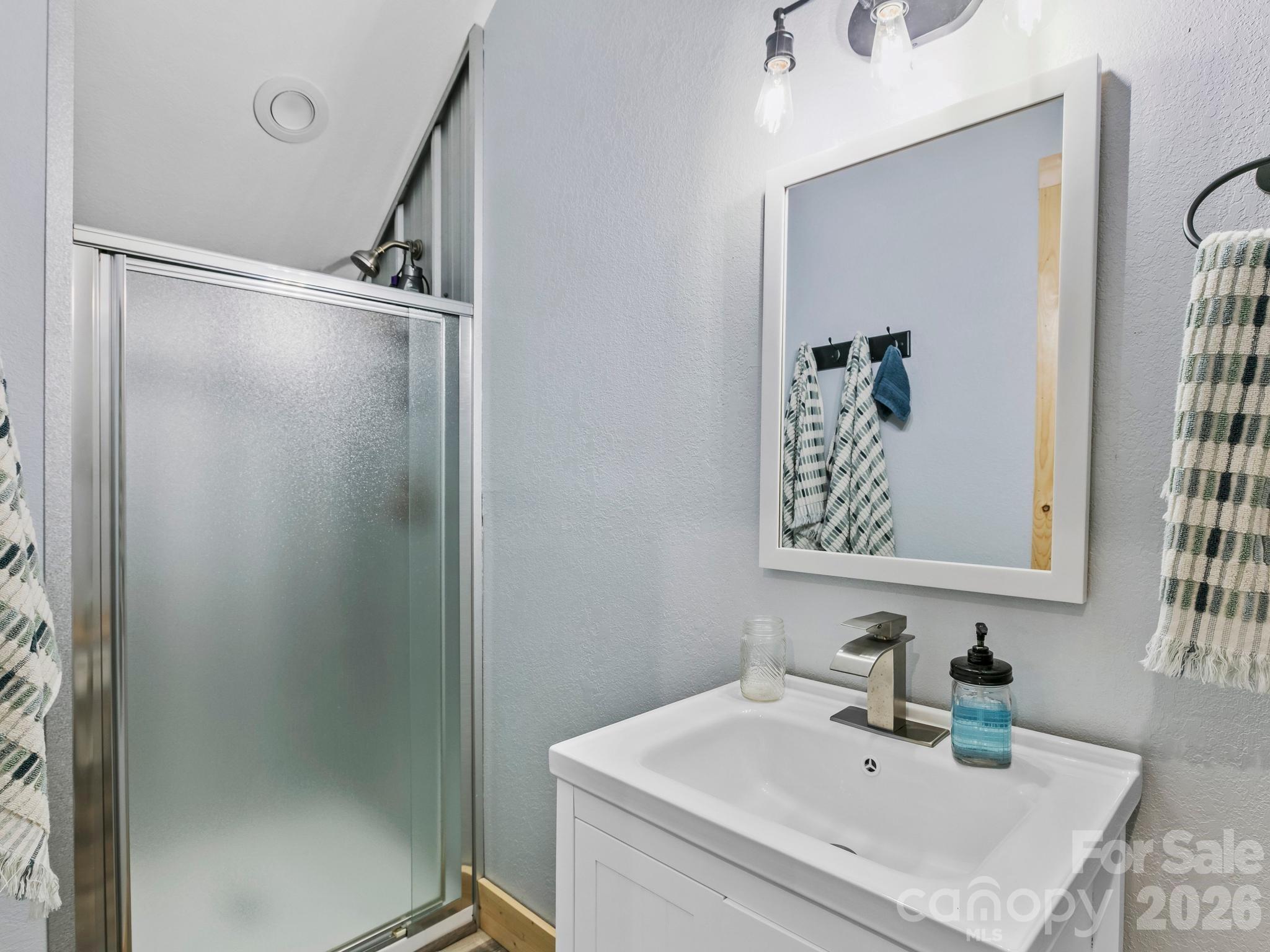 116 W Hiawatha Court — Asheville