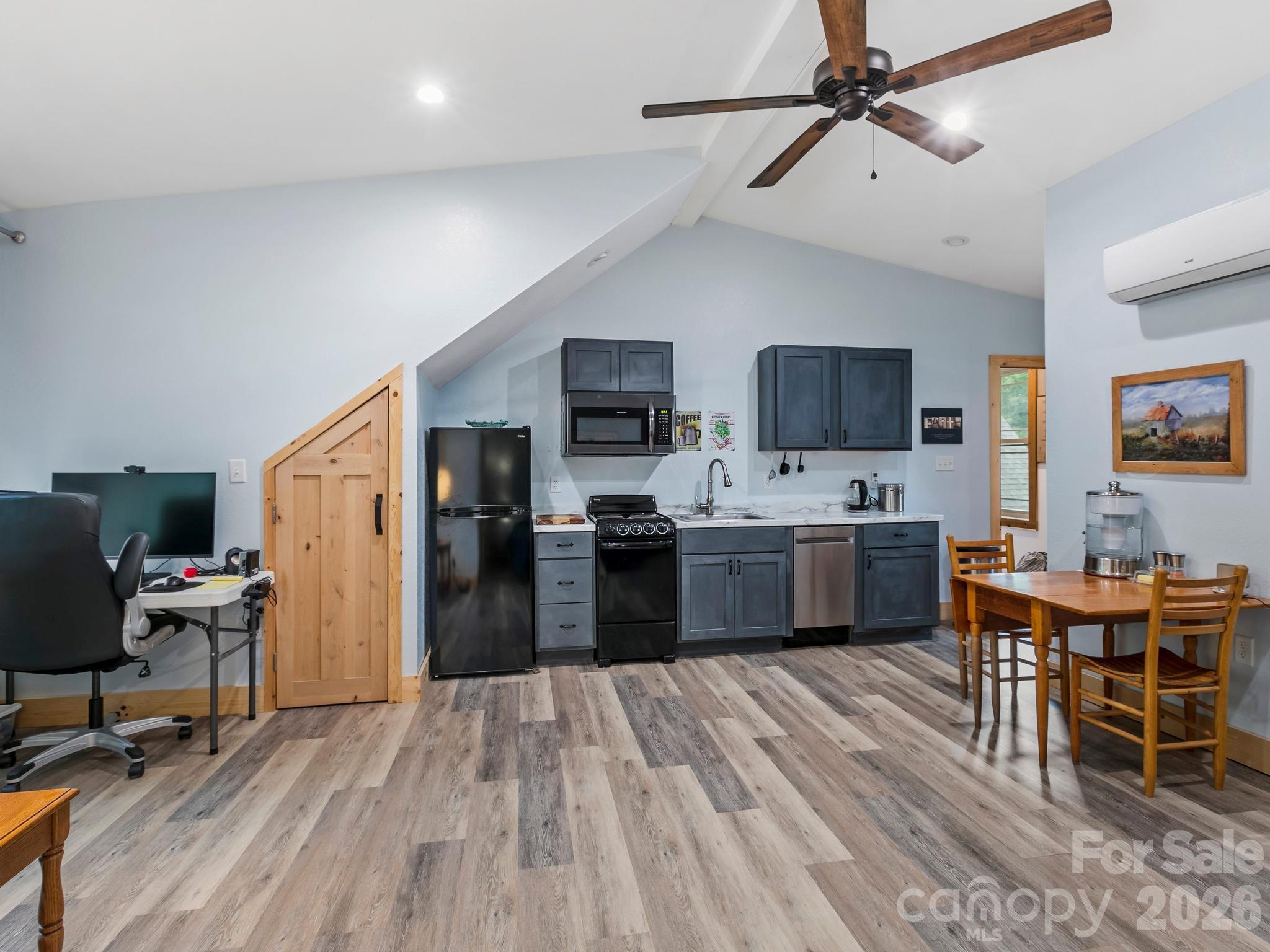 116 W Hiawatha Court — Asheville