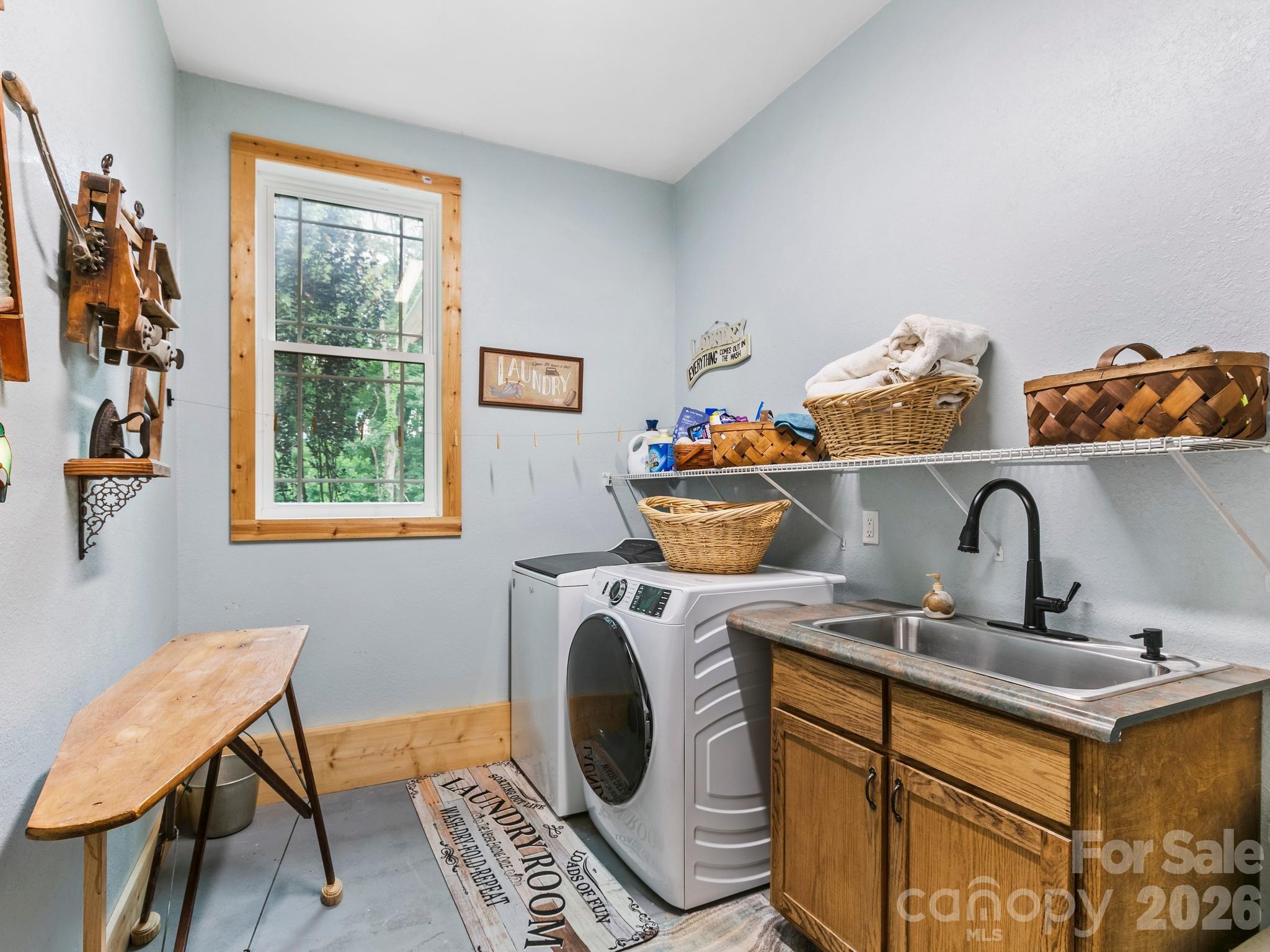 116 W Hiawatha Court — Asheville