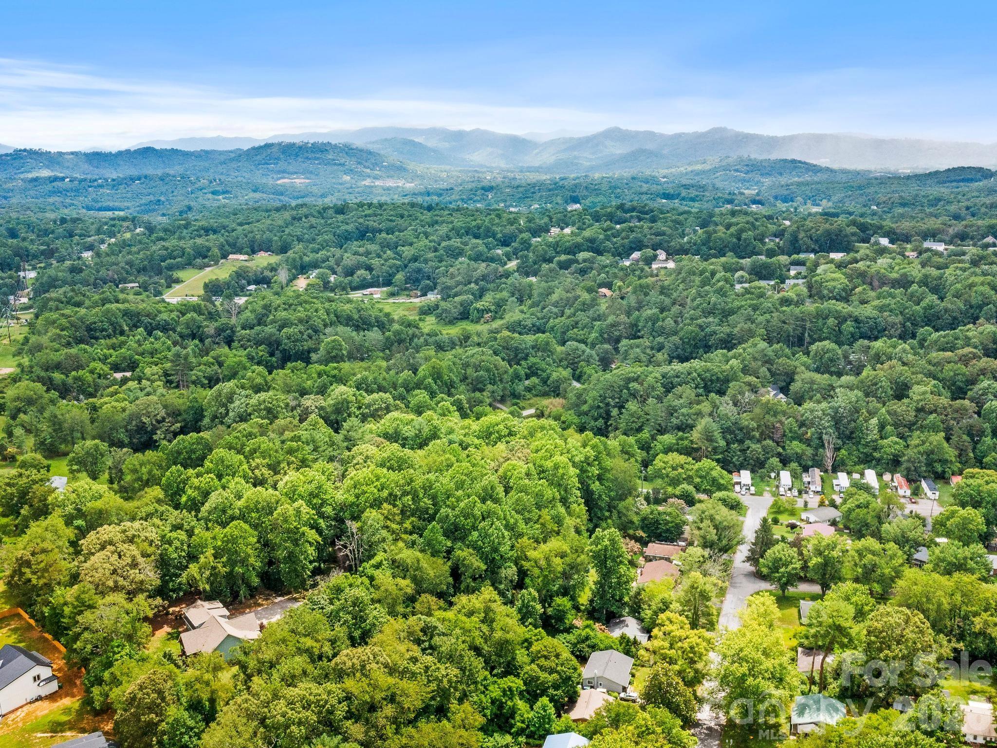 116 W Hiawatha Court — Asheville