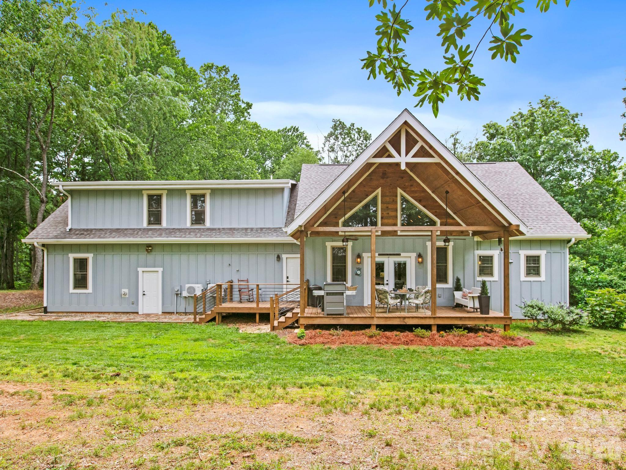 116 W Hiawatha Court — Asheville