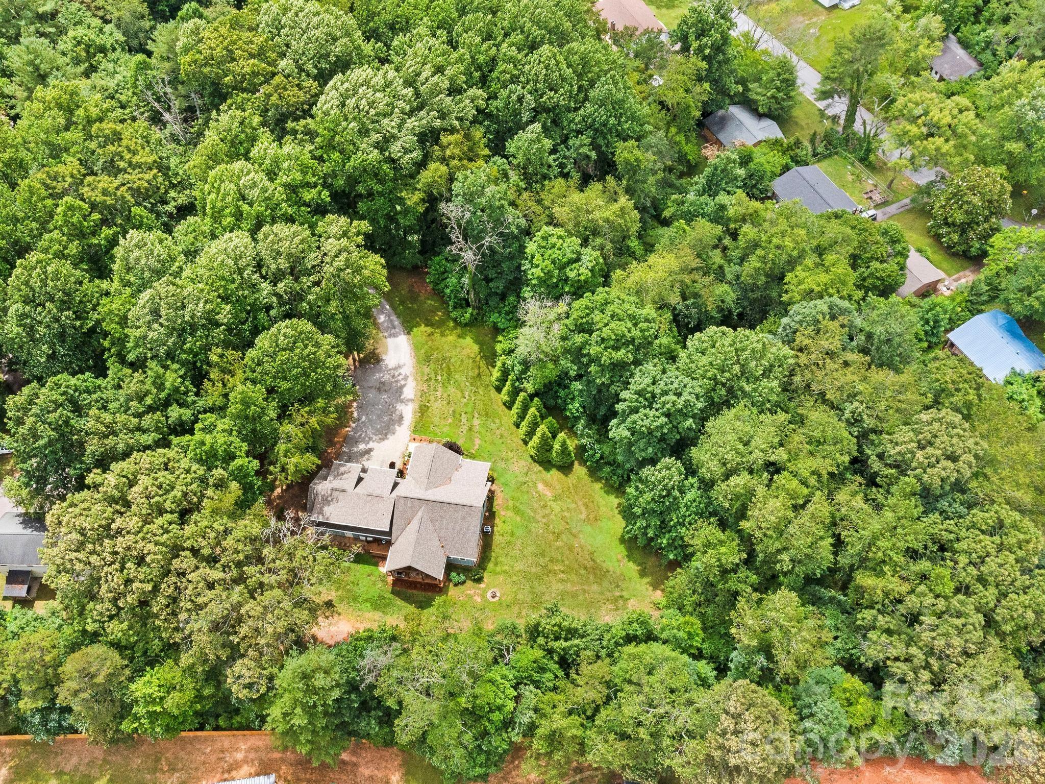 116 W Hiawatha Court — Asheville