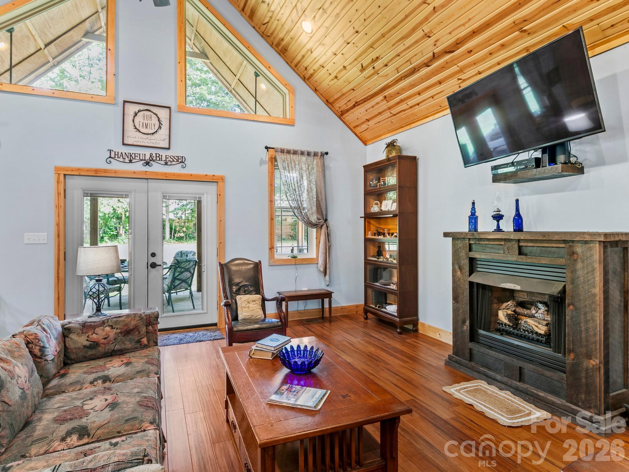 116 W Hiawatha Court — Asheville