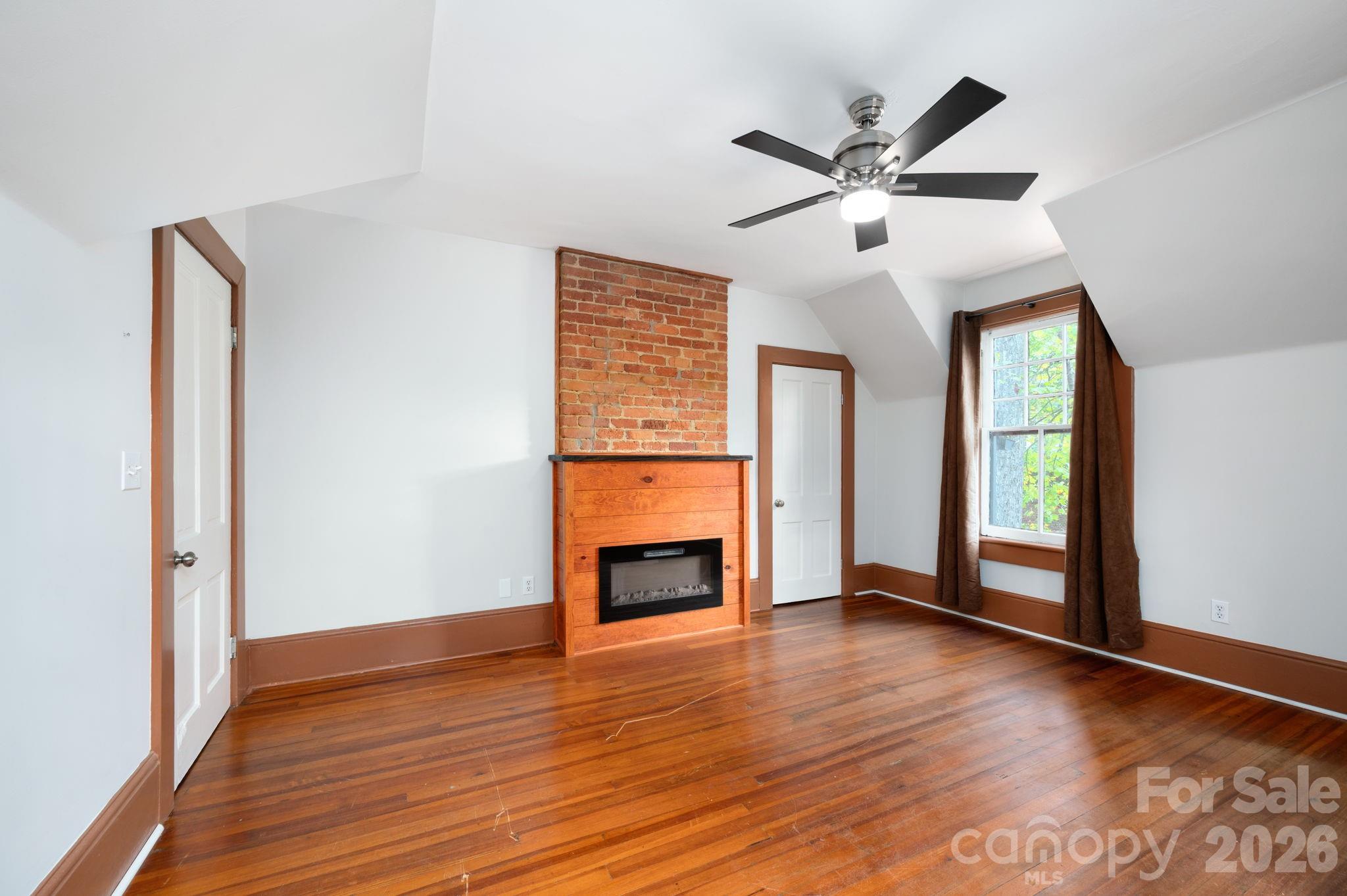 11 Cullowhee Street — Asheville