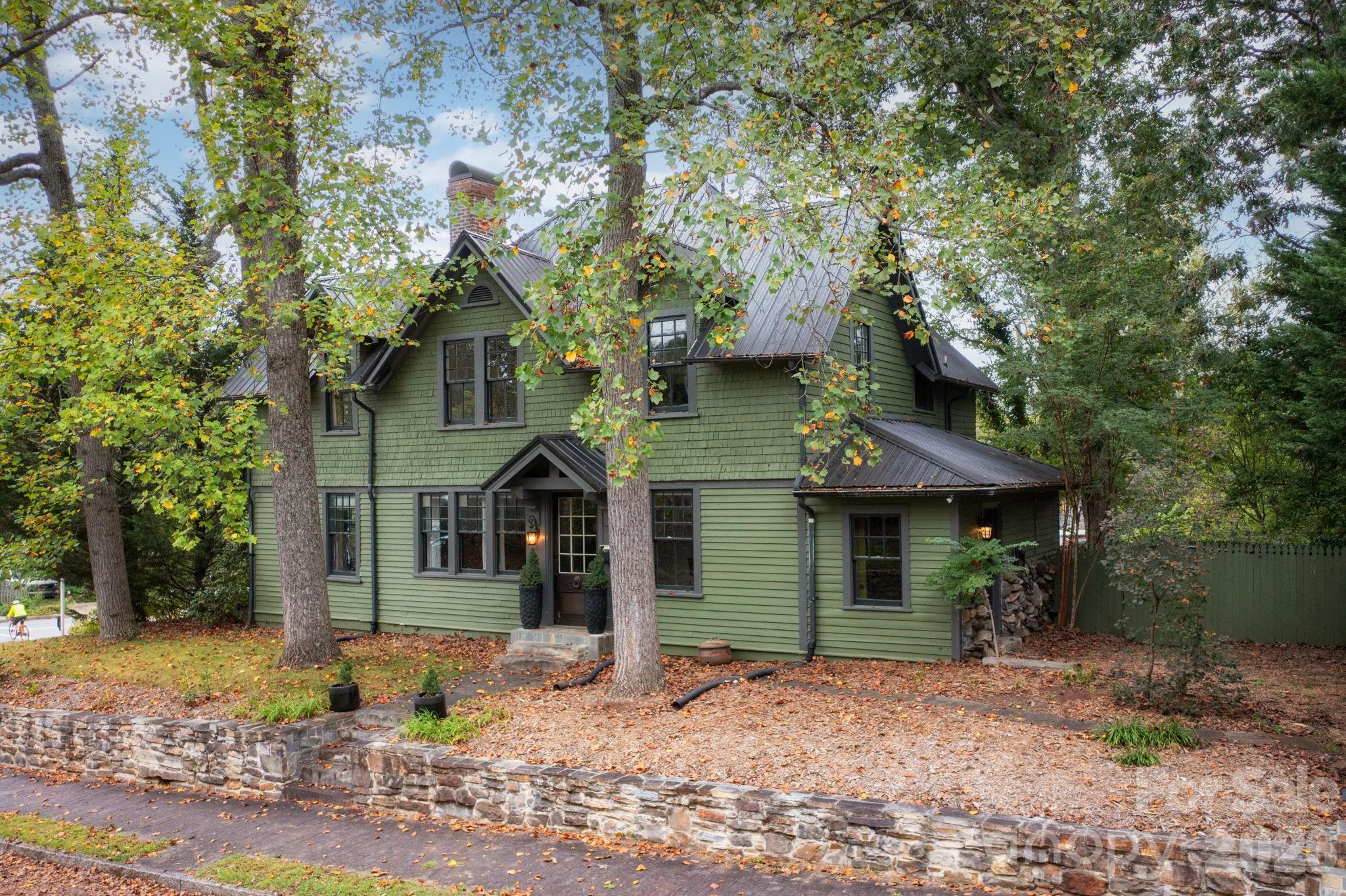 11 Cullowhee Street — Asheville