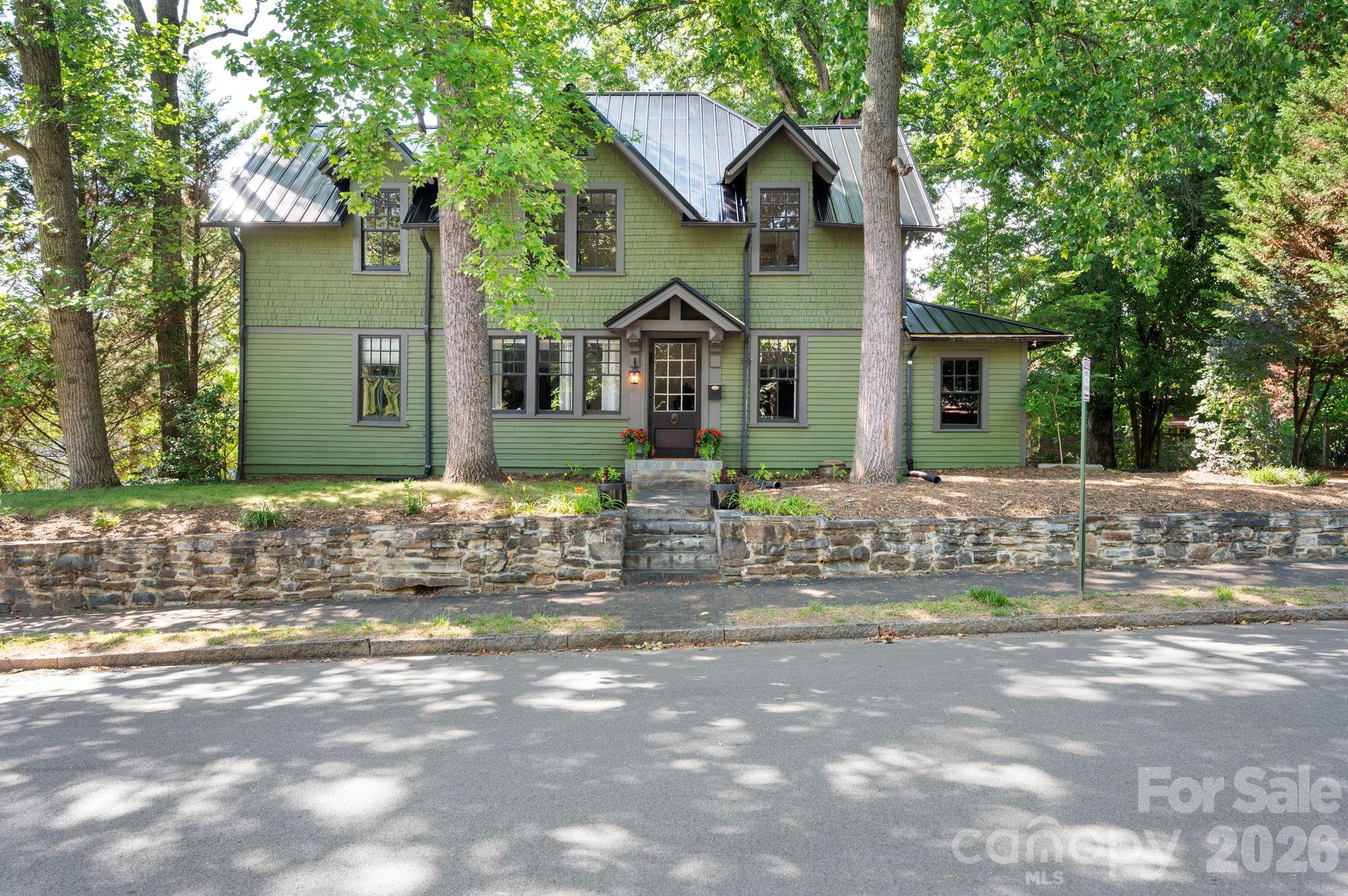 11 Cullowhee Street — Asheville
