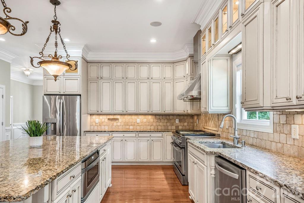 10022 Triple Oak Road — Charlotte
