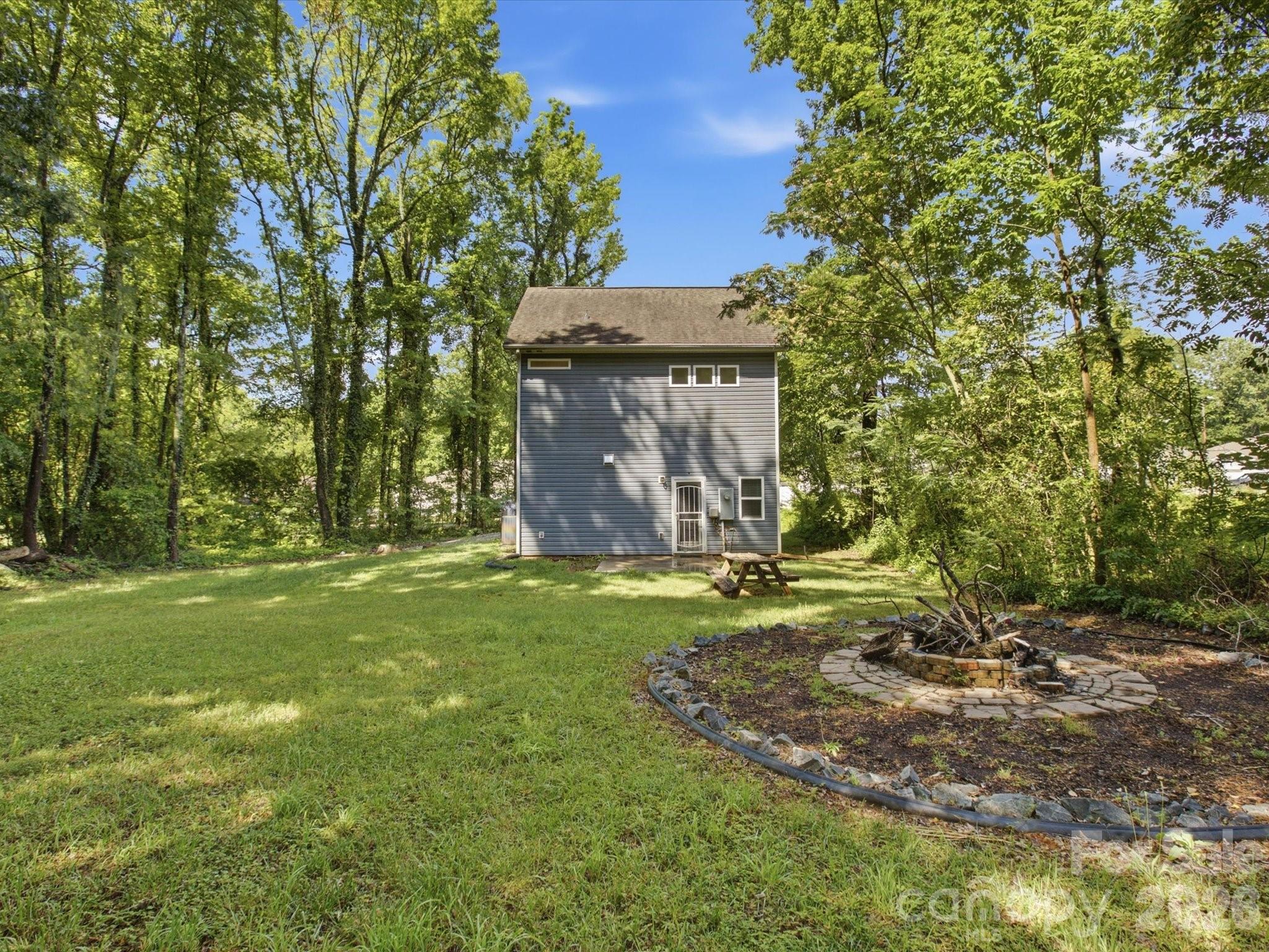 1609 Ronald Street — Charlotte