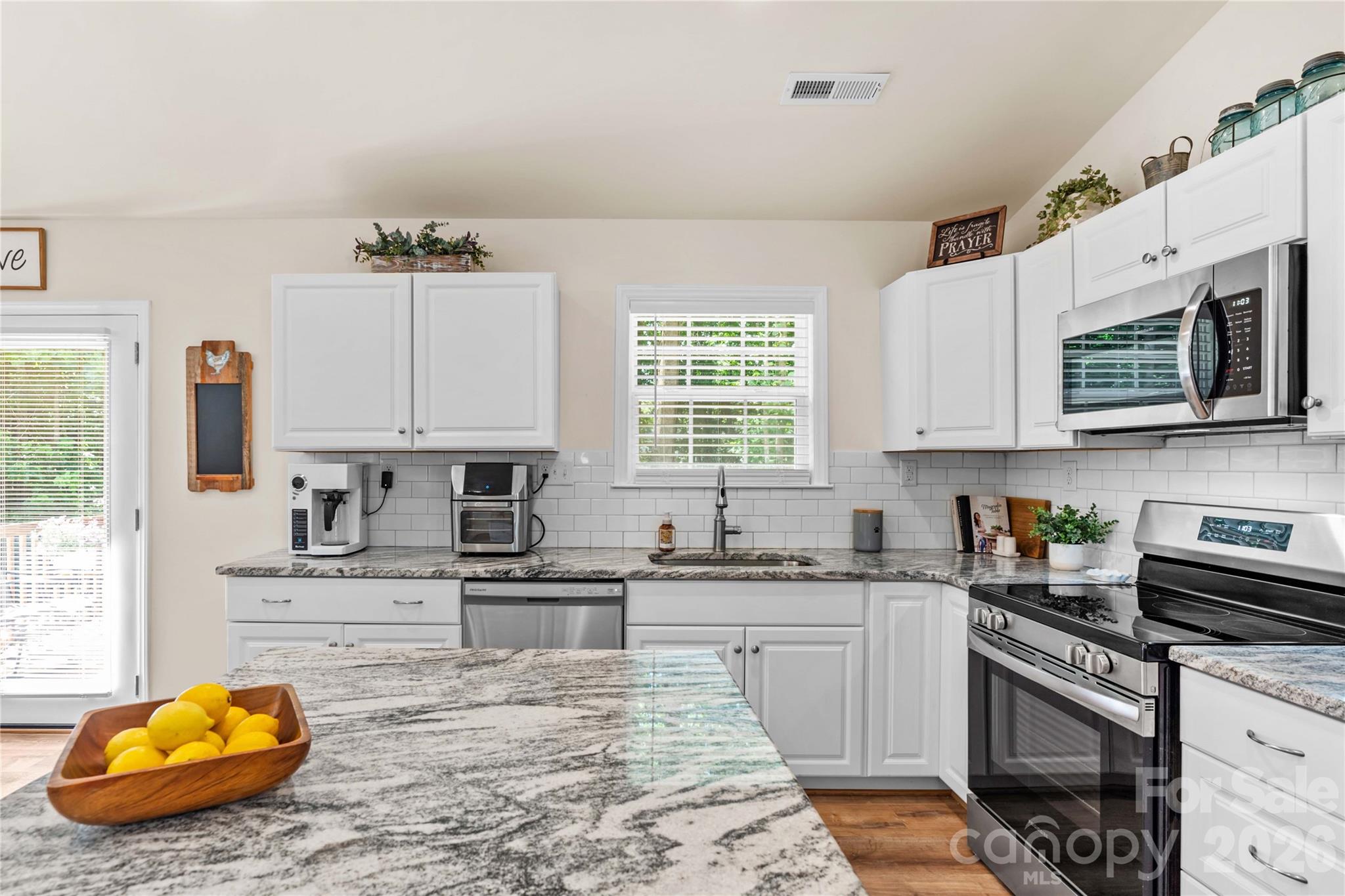 122 S Yadkin River Road — Statesville
