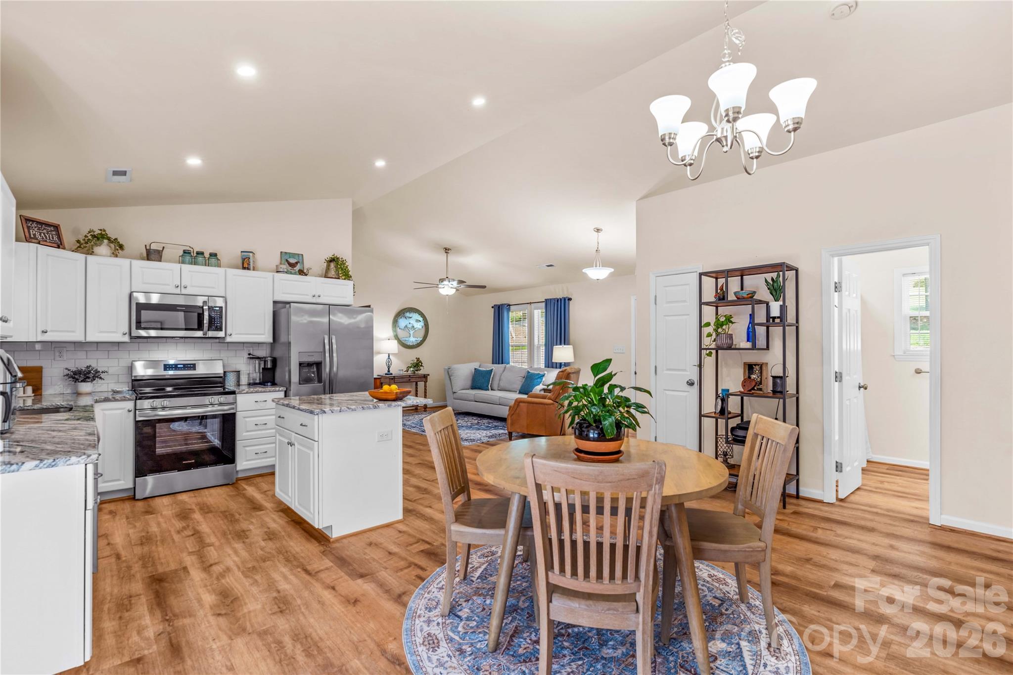 122 S Yadkin River Road — Statesville