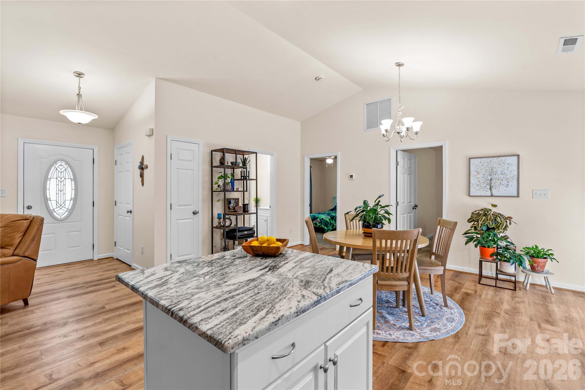 122 S Yadkin River Road — Statesville