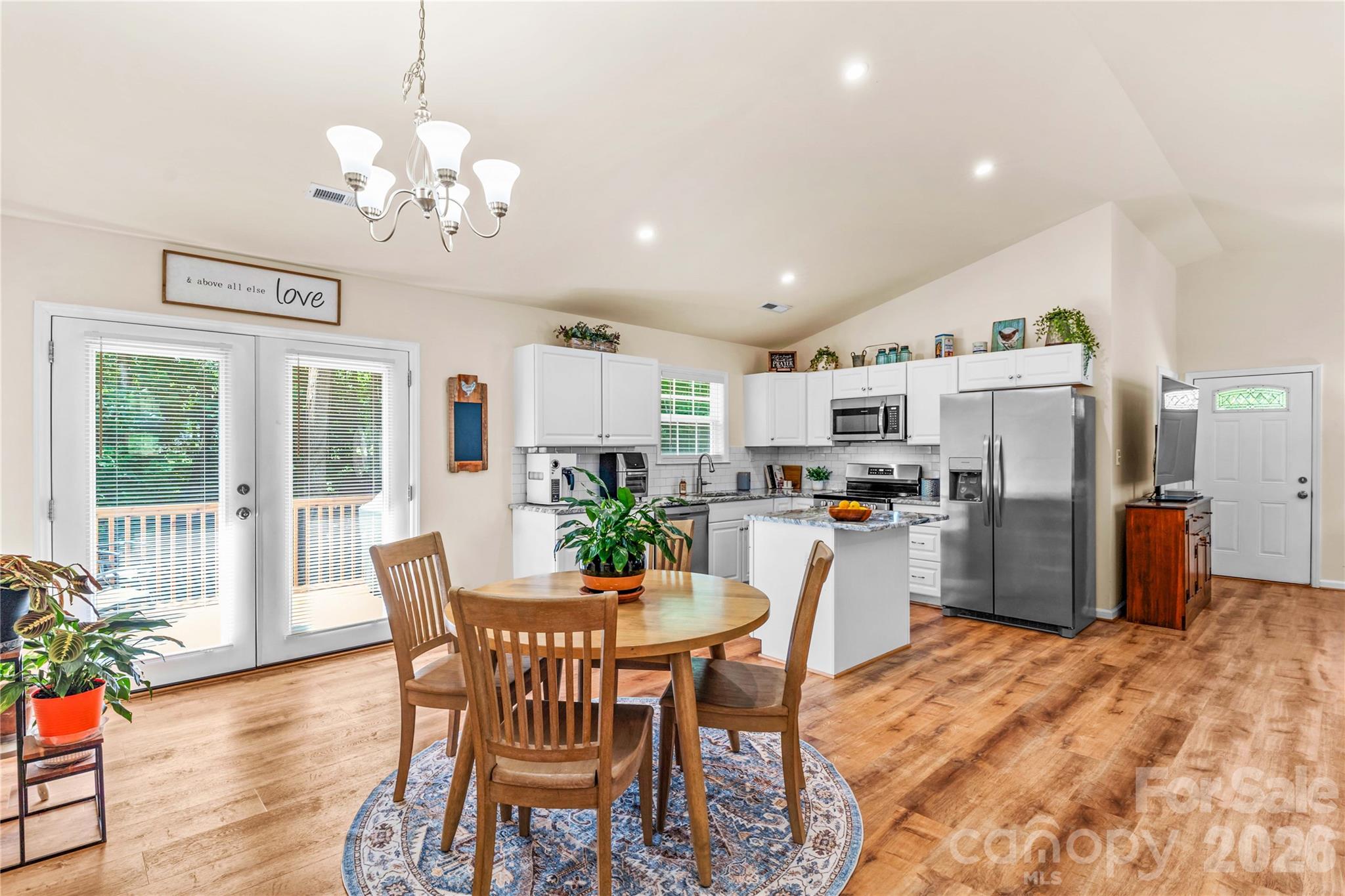 122 S Yadkin River Road — Statesville