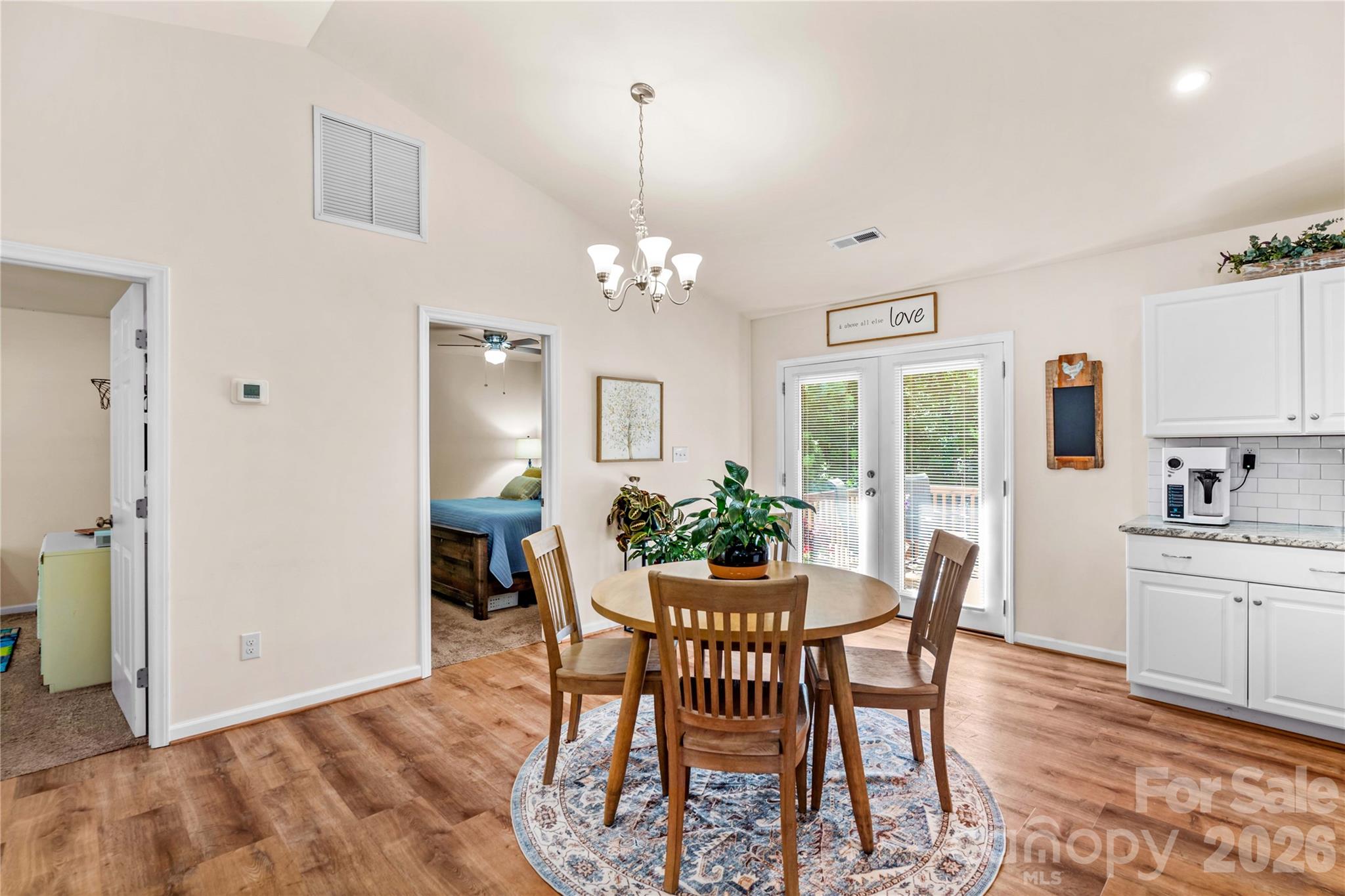 122 S Yadkin River Road — Statesville