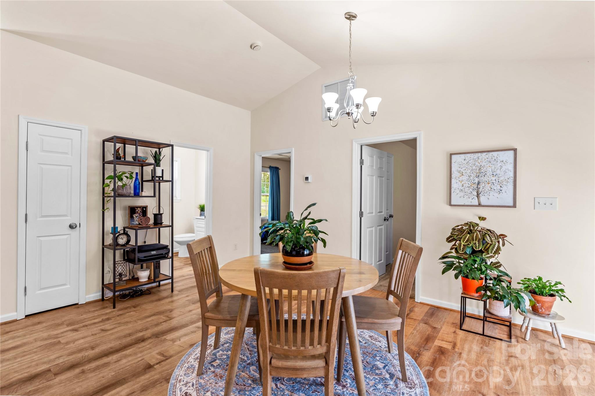 122 S Yadkin River Road — Statesville