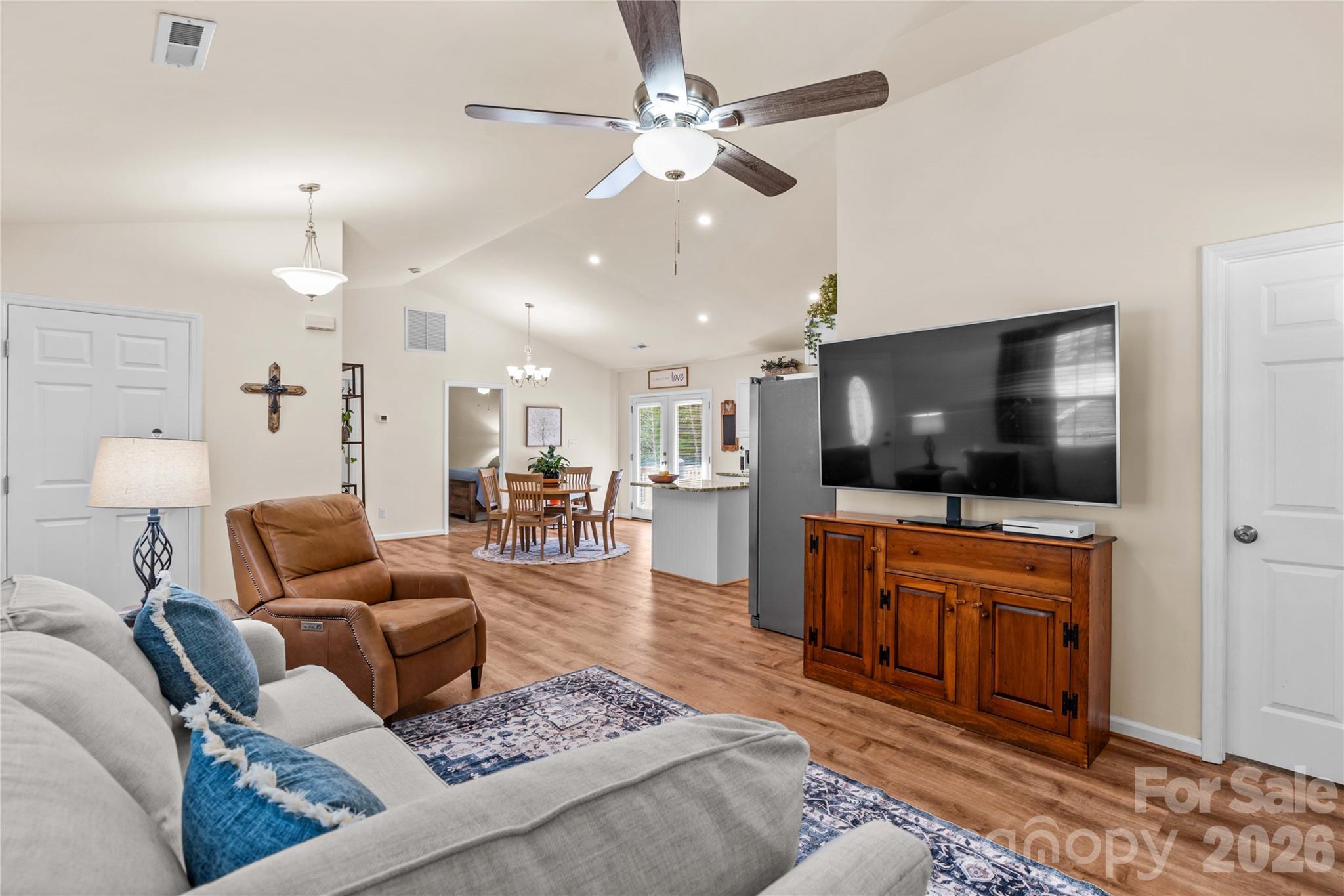 122 S Yadkin River Road — Statesville