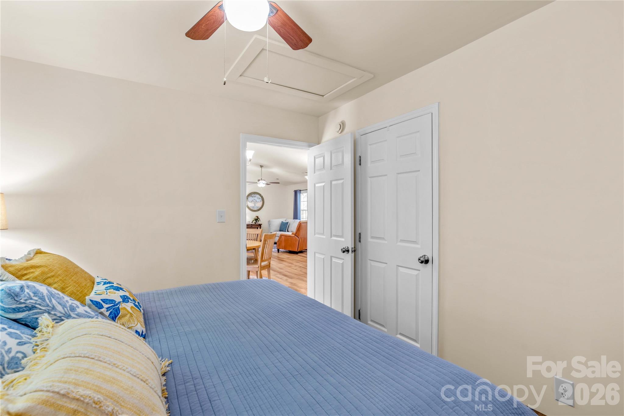 122 S Yadkin River Road — Statesville