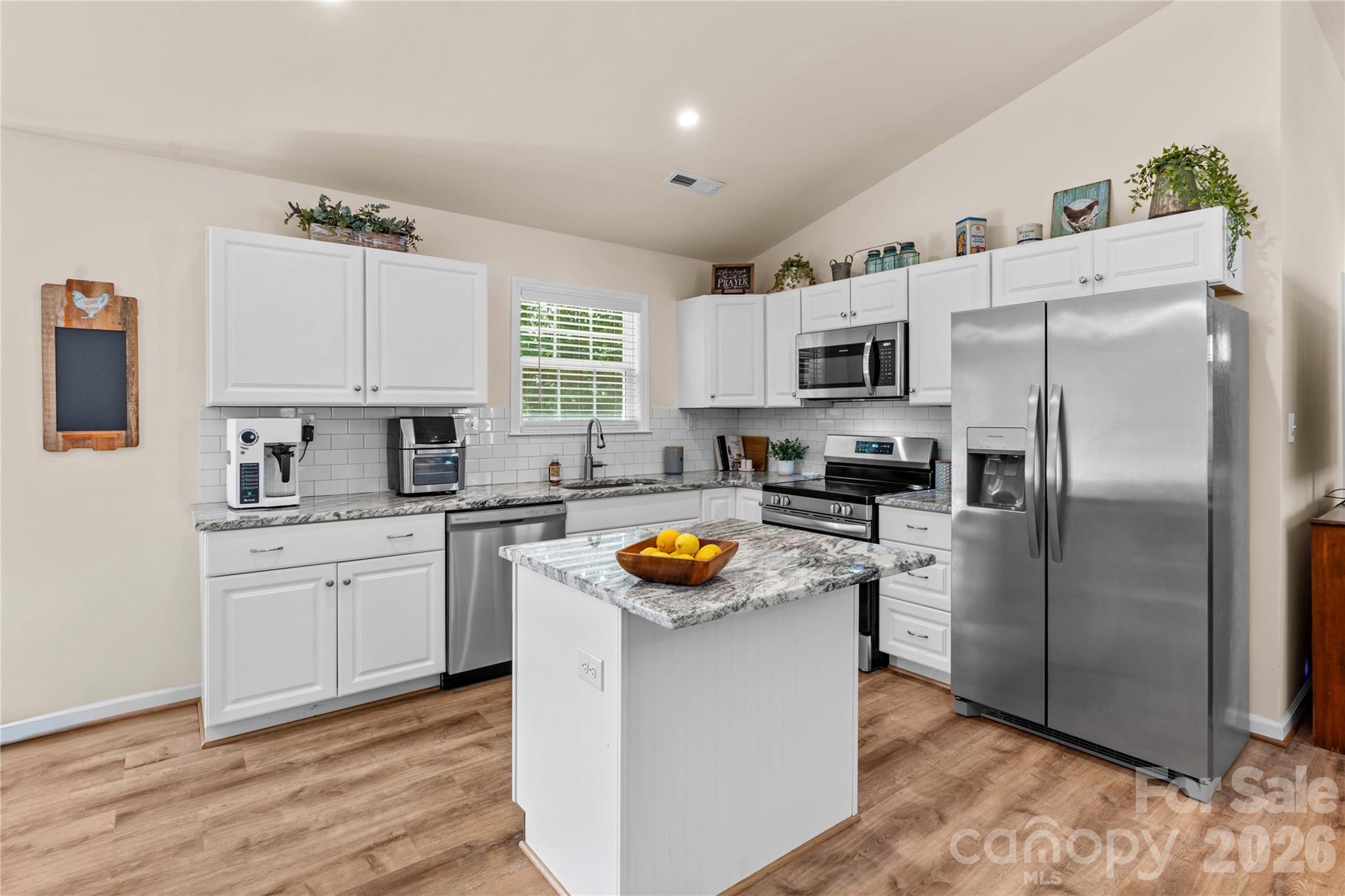 122 S Yadkin River Road — Statesville