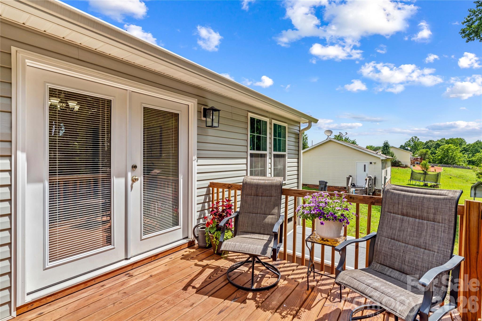122 S Yadkin River Road — Statesville
