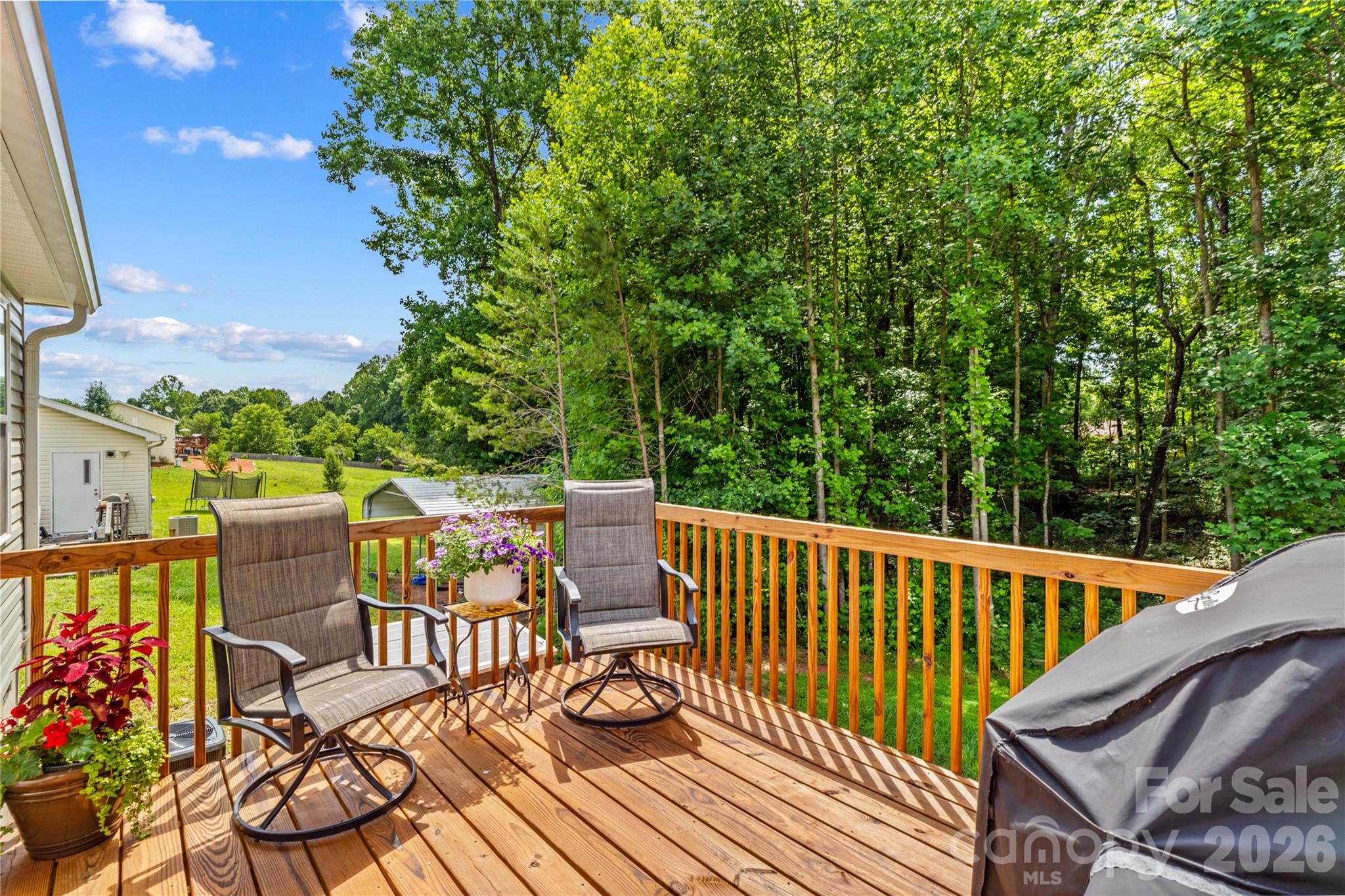 122 S Yadkin River Road — Statesville