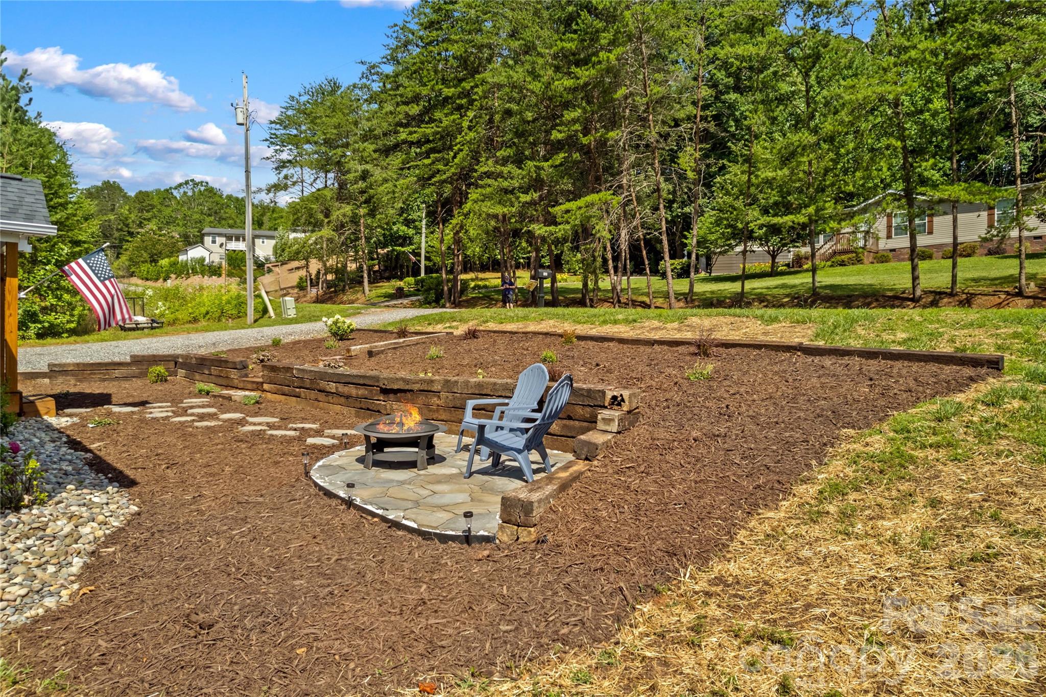 122 S Yadkin River Road — Statesville