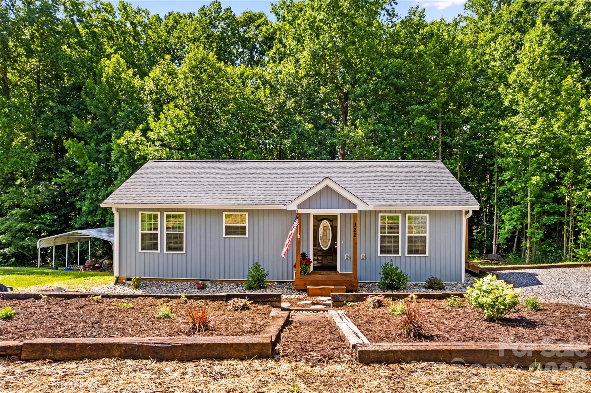 122 S Yadkin River Road — Statesville