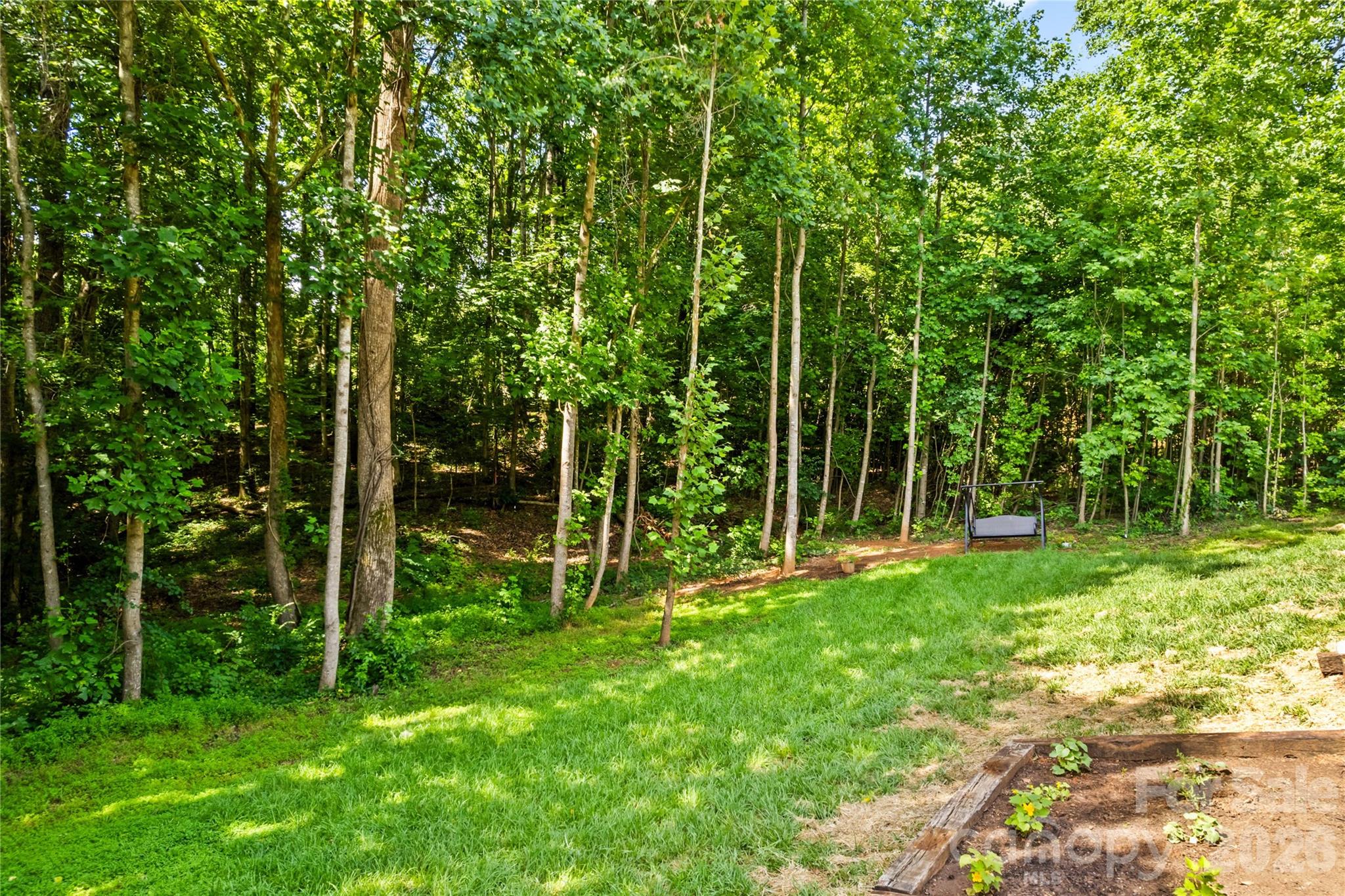 122 S Yadkin River Road — Statesville