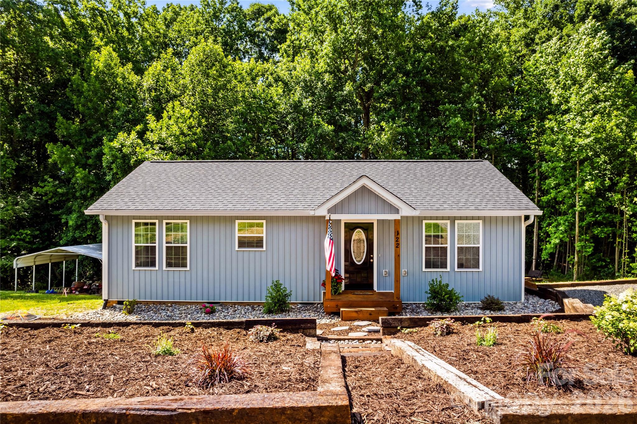 122 S Yadkin River Road — Statesville