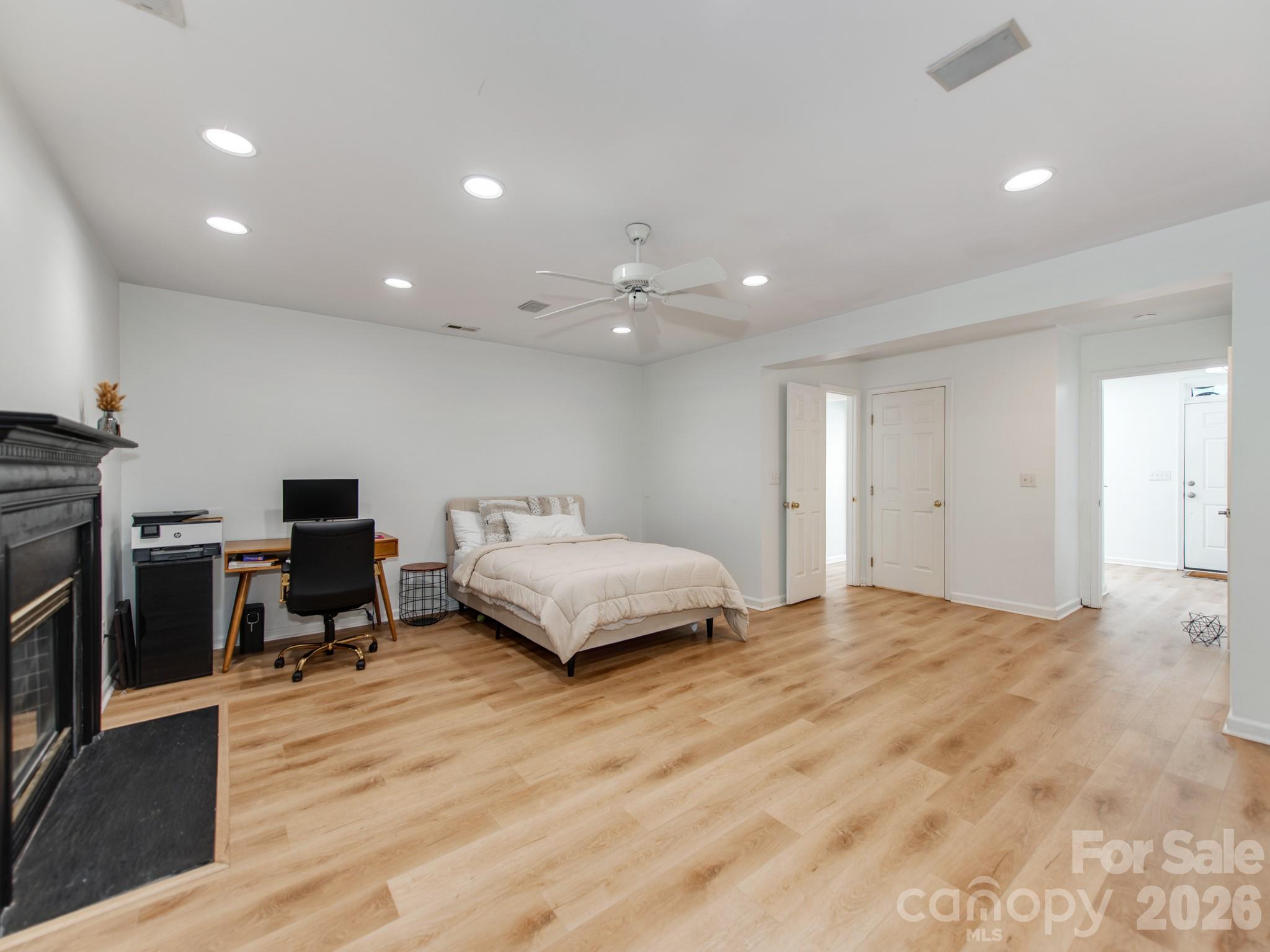 12117 Harrison Steel Drive — Charlotte