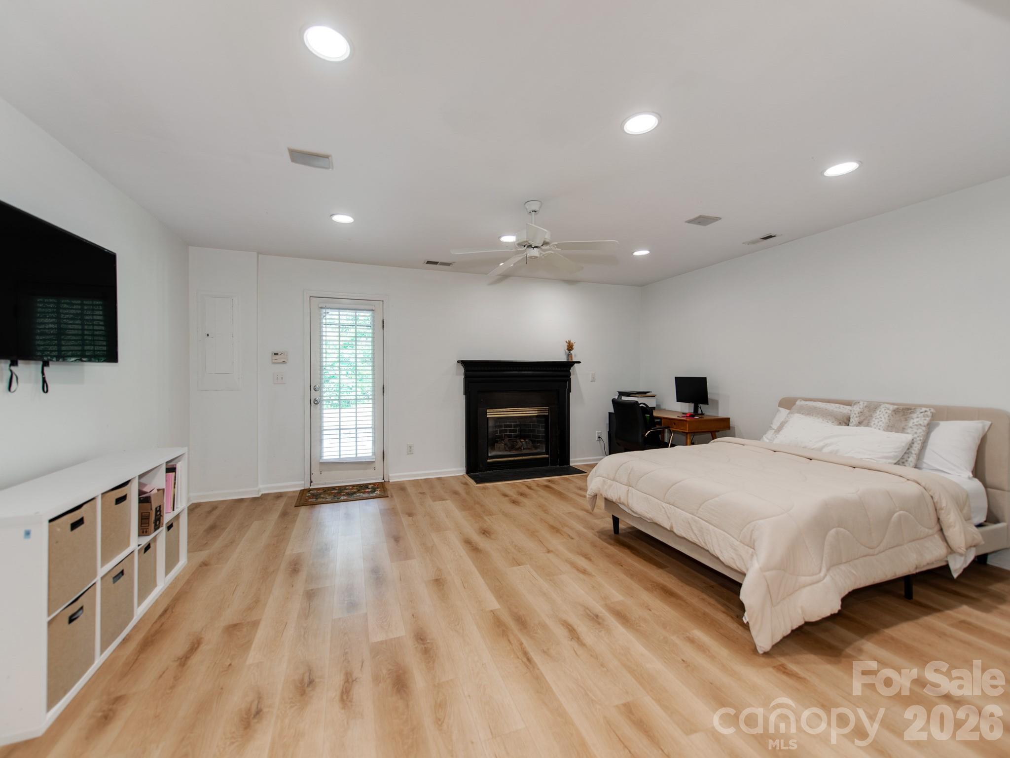 12117 Harrison Steel Drive — Charlotte