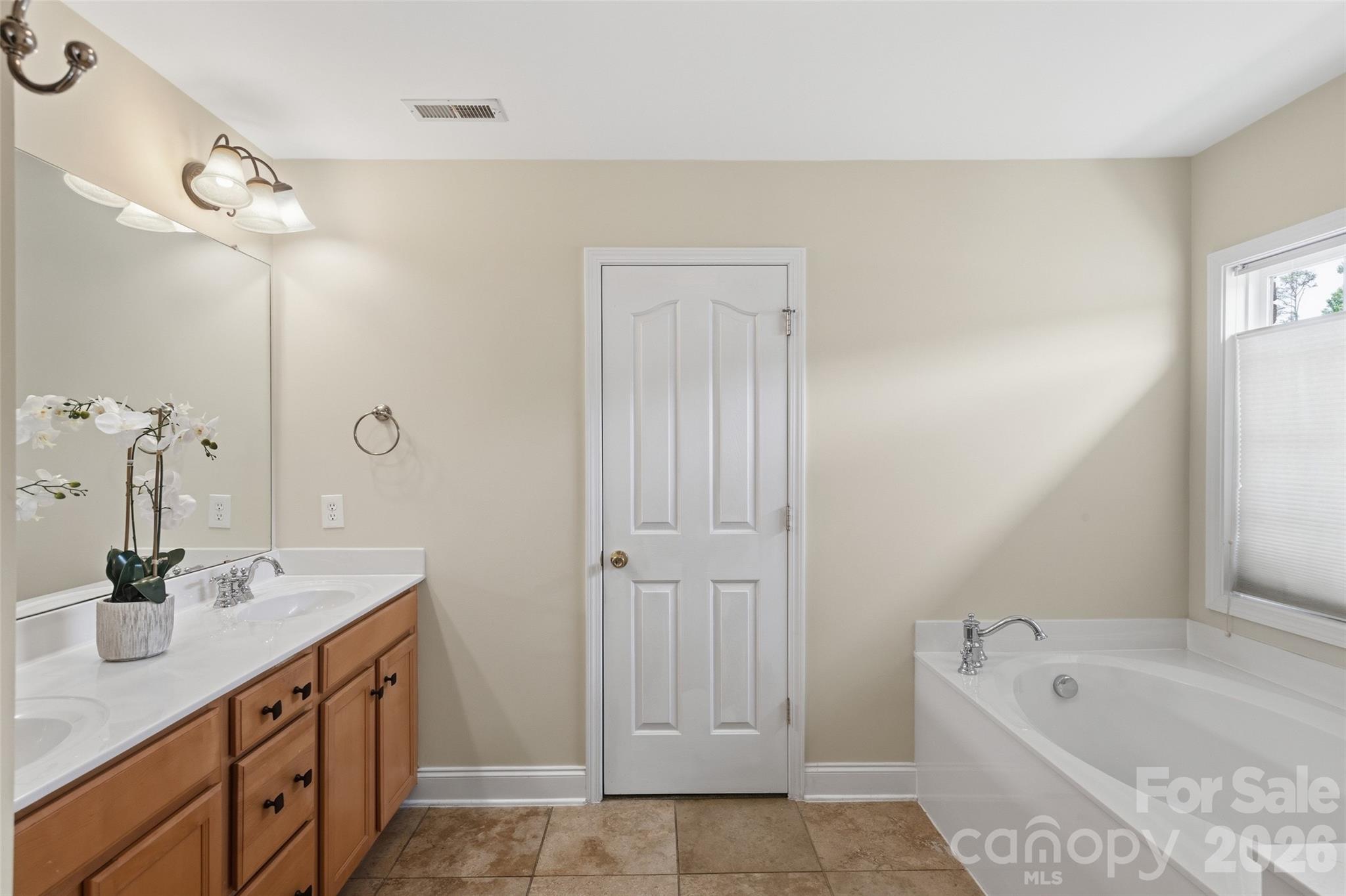 6006 Embassy Court — Wesley Chapel