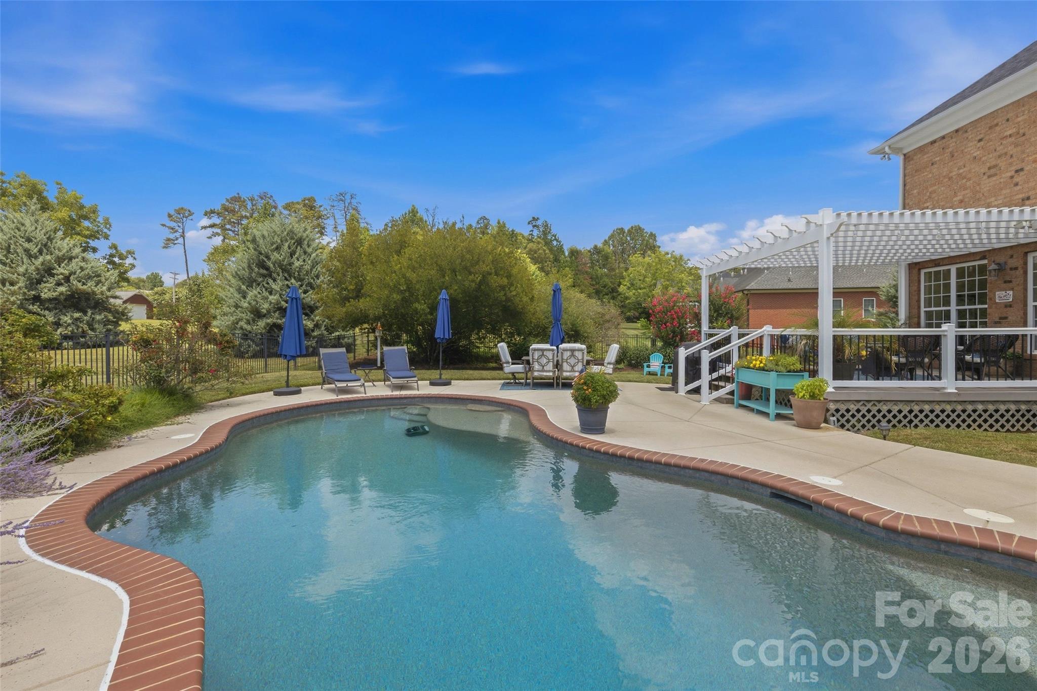 6006 Embassy Court — Wesley Chapel