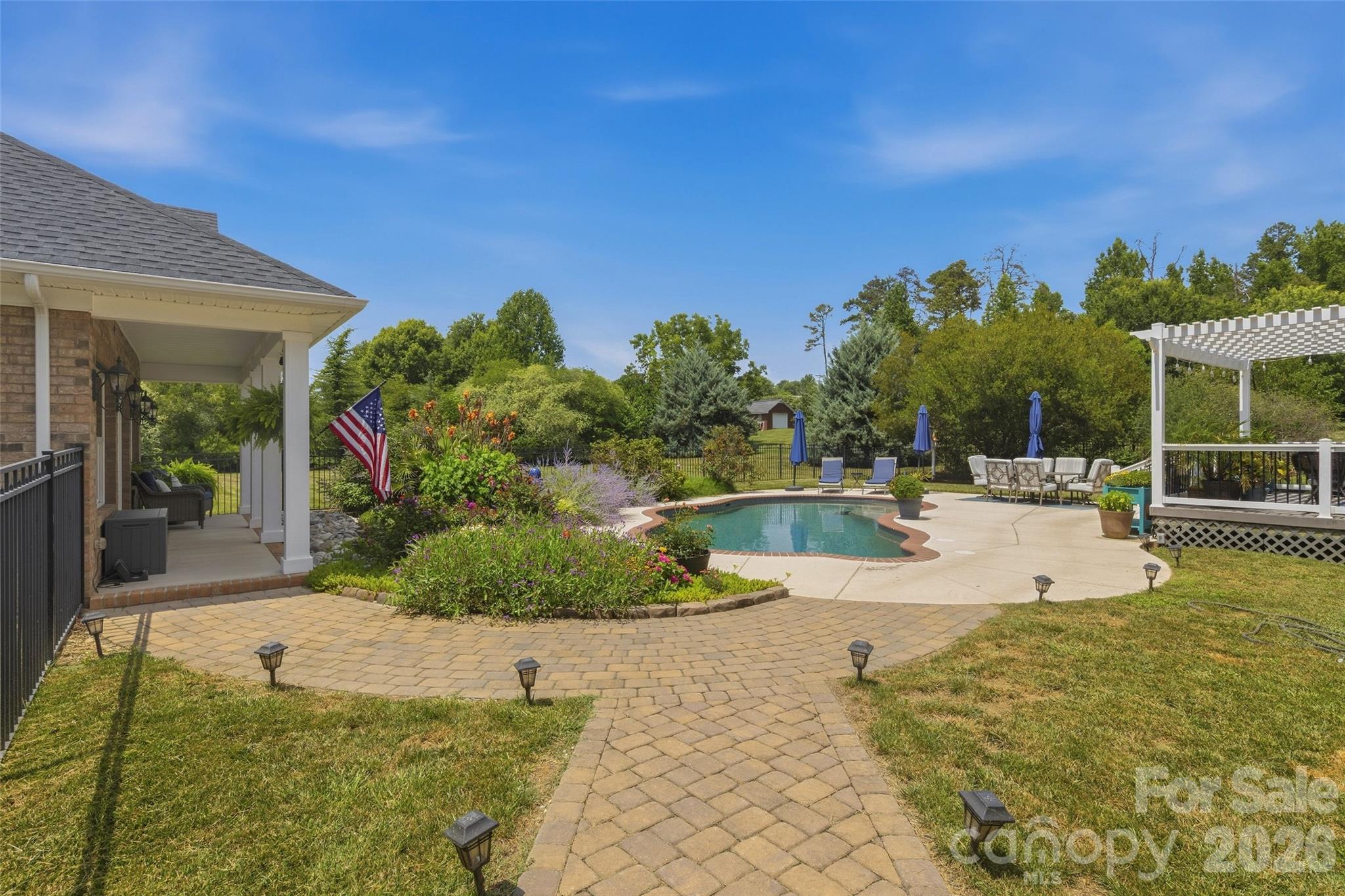 6006 Embassy Court — Wesley Chapel
