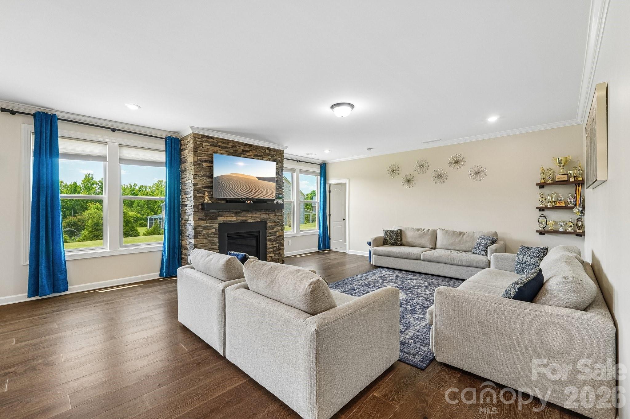 8337 Breton Way — Harrisburg