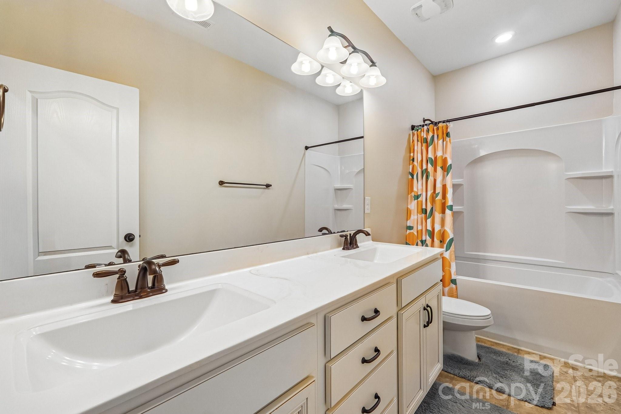 8337 Breton Way — Harrisburg
